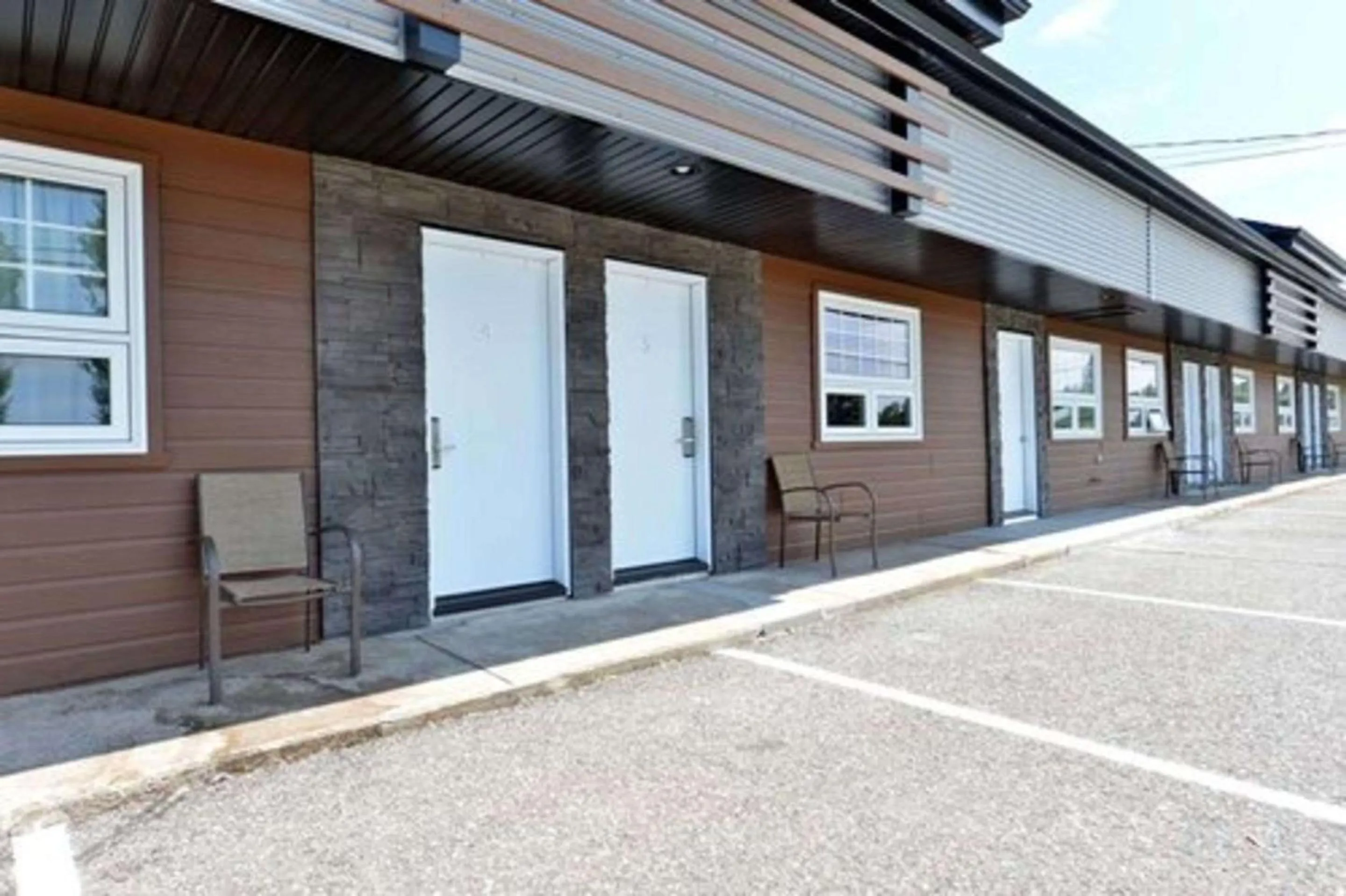 Photo of the whole room in Econo Lodge Inn & Suites