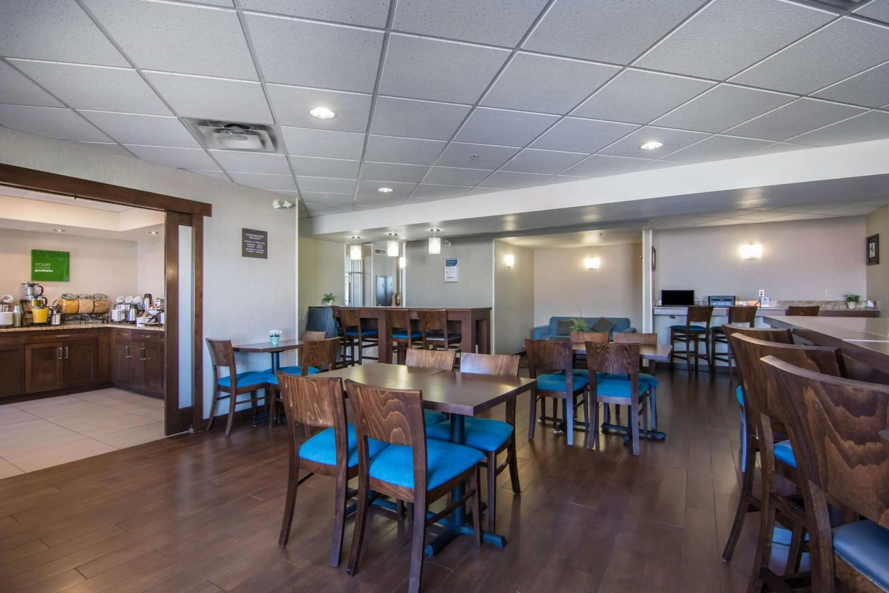 Restaurant/places to eat in Comfort Inn & Suites Airport South