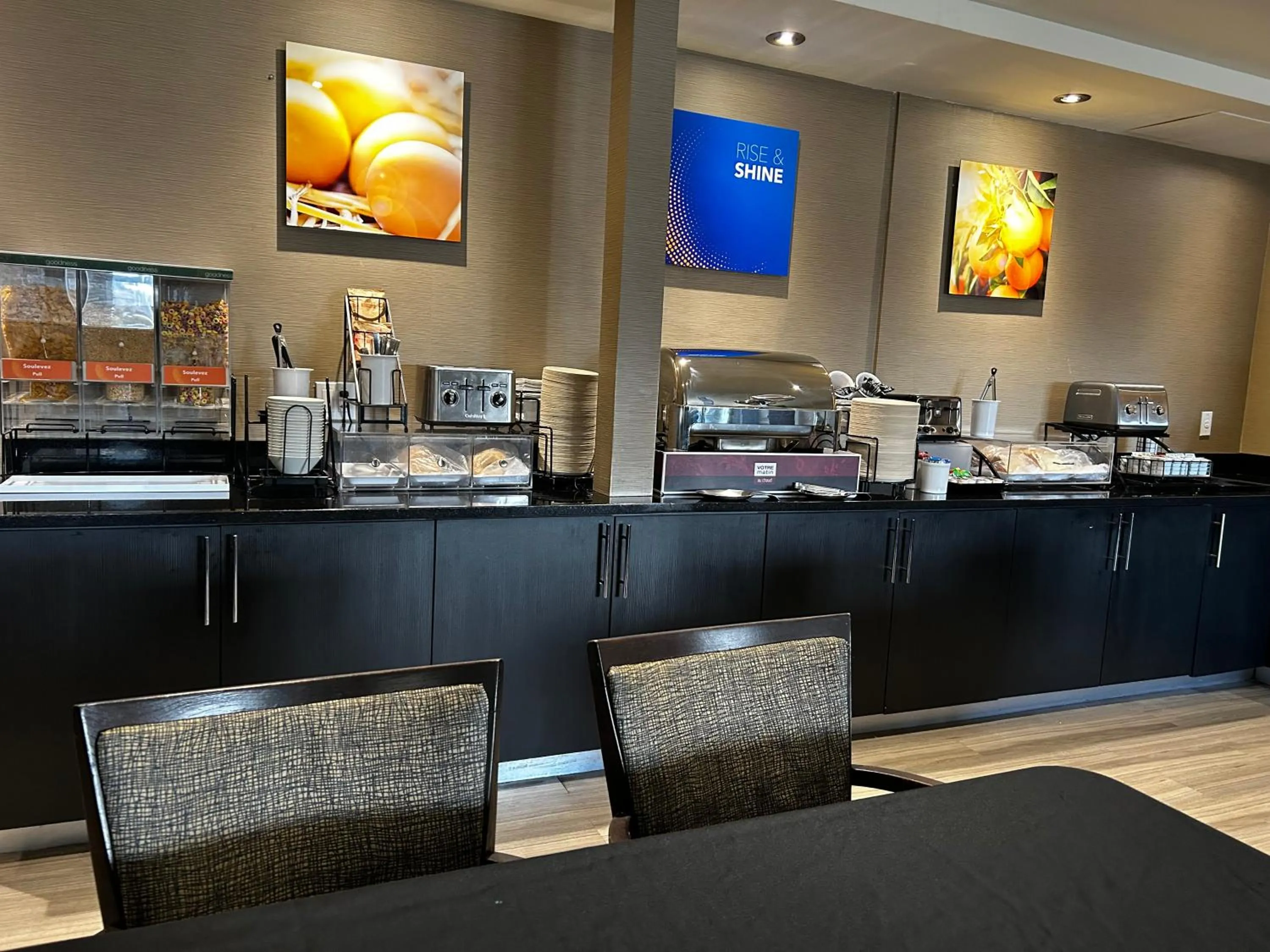 Buffet breakfast in Comfort Inn