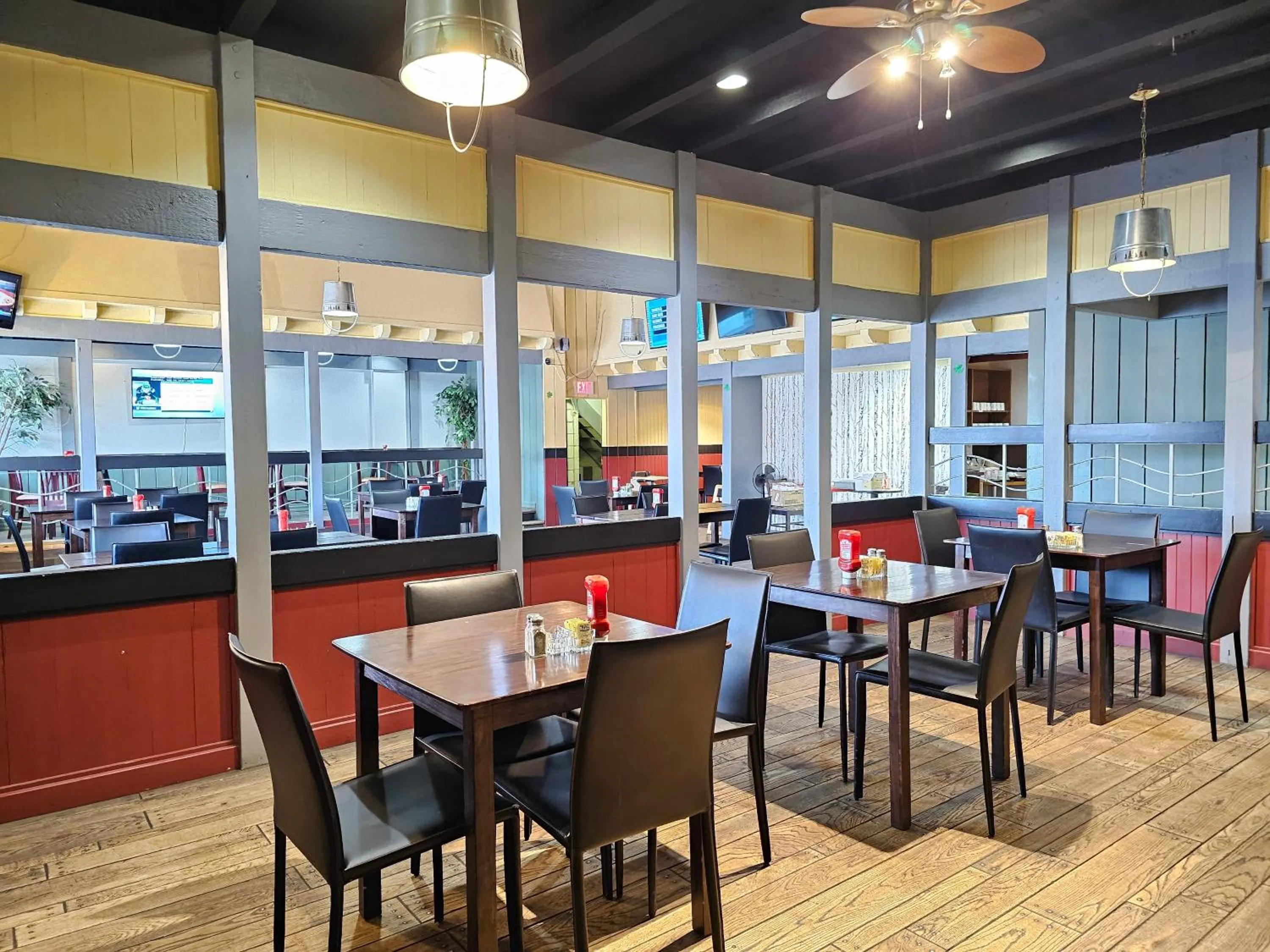 Restaurant/places to eat in Travelodge by Wyndham Prince Albert