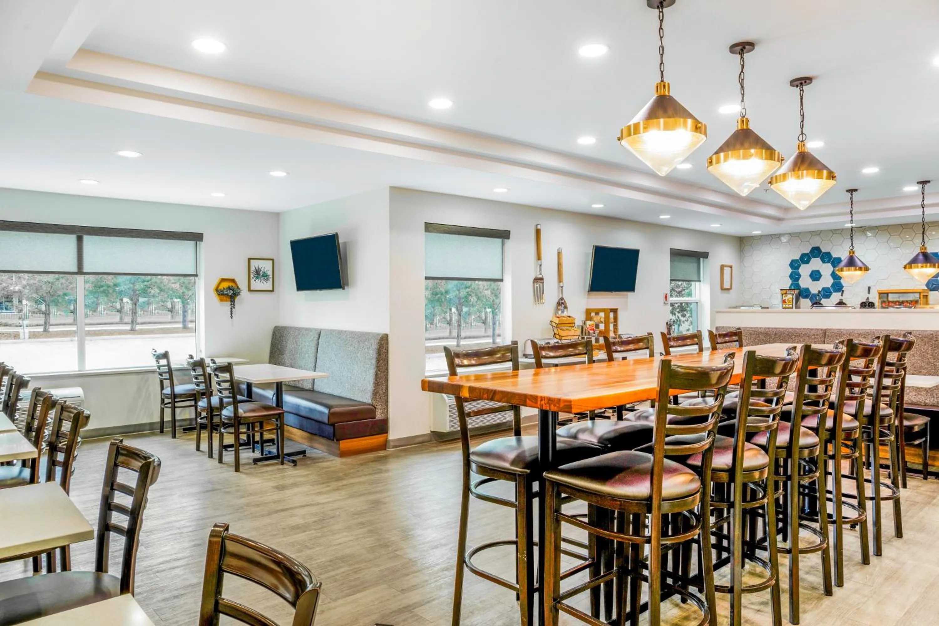 Breakfast in Days Inn & Suites by Wyndham Sherwood Park Edmonton