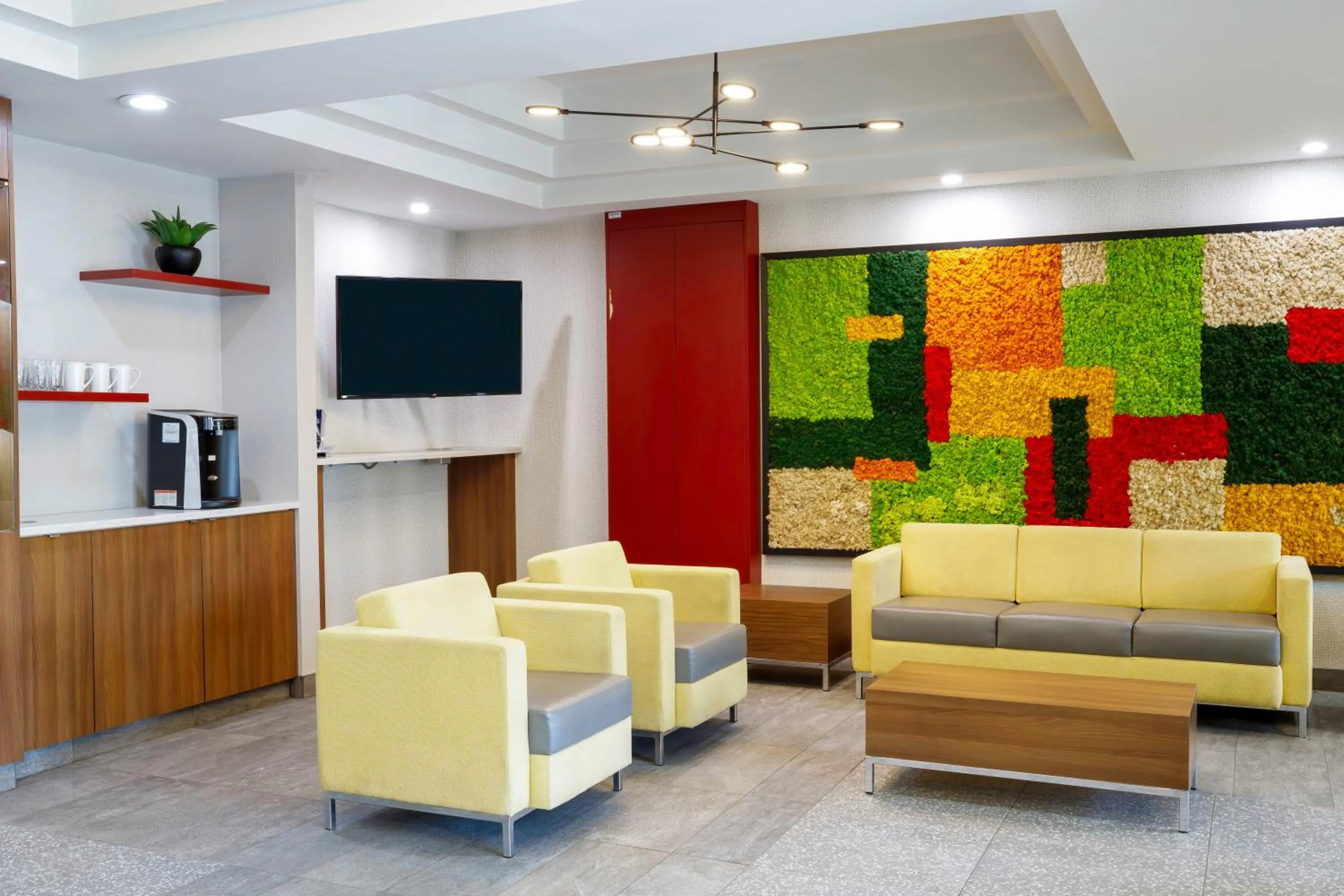 Lobby or reception in Days Inn & Suites by Wyndham Sherwood Park Edmonton