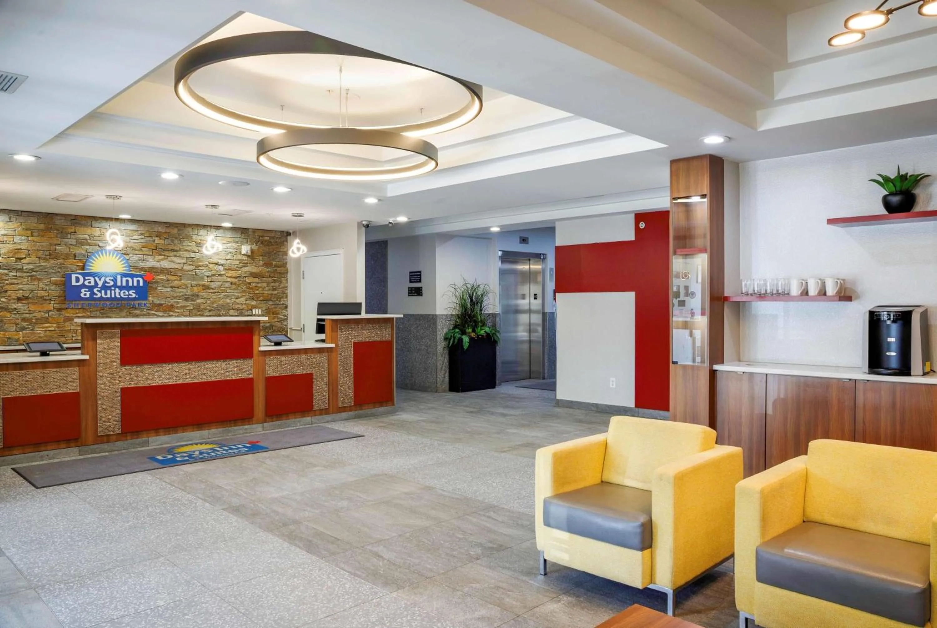 Lobby or reception in Days Inn & Suites by Wyndham Sherwood Park Edmonton