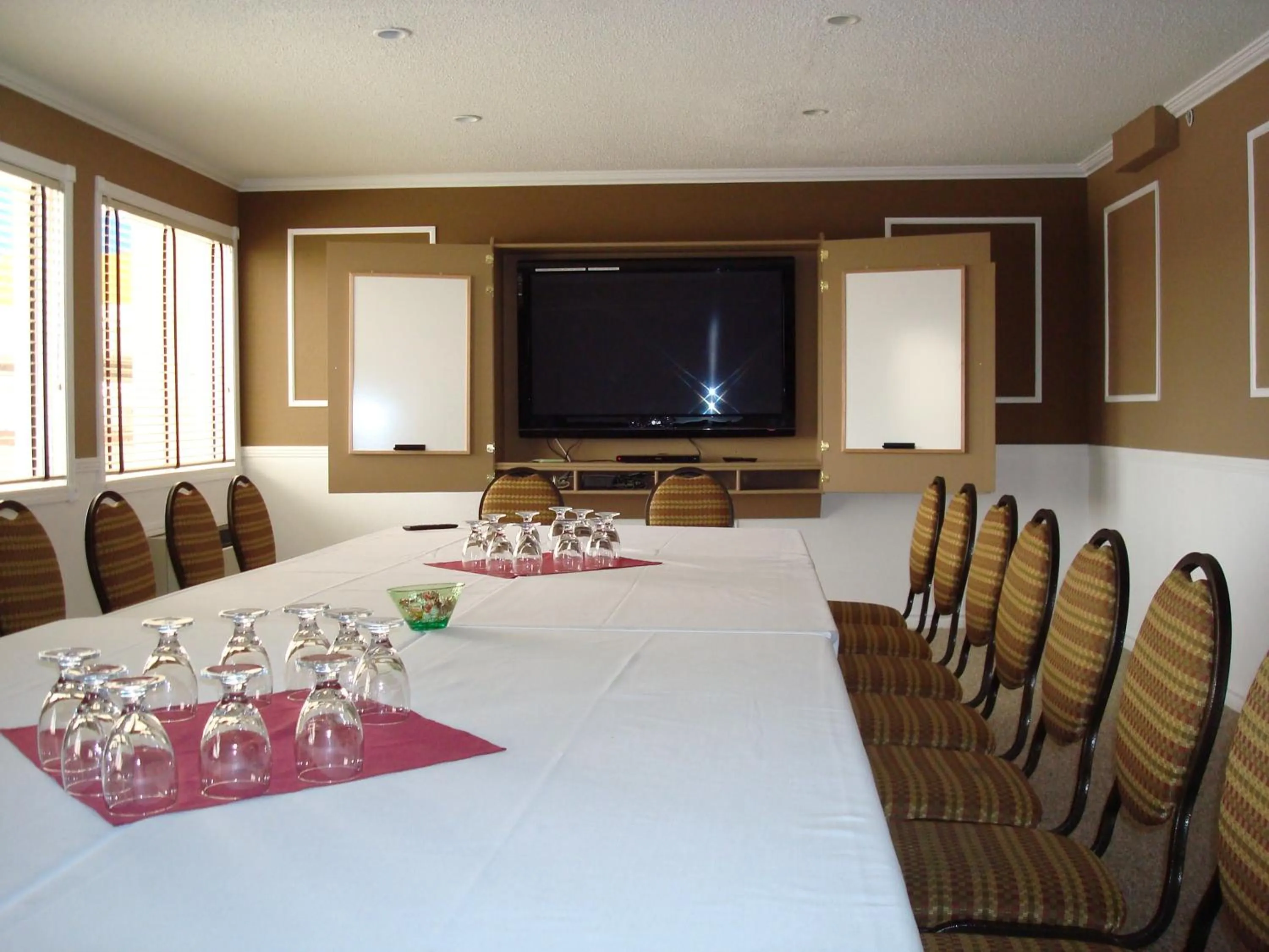 Business facilities in Quality Inn & Conference Centre