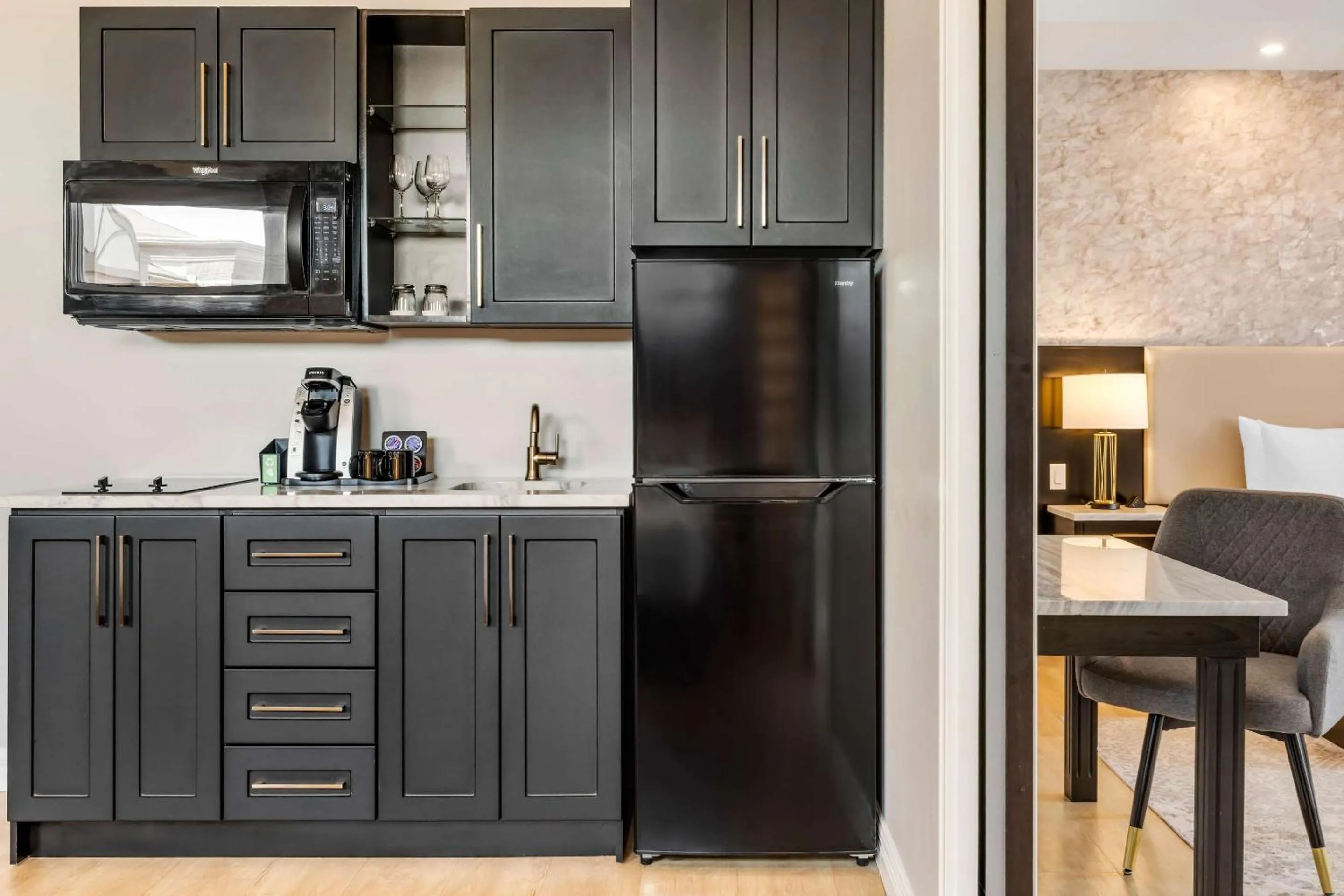 Bedroom in Comfort Hotel Bayer's Lake