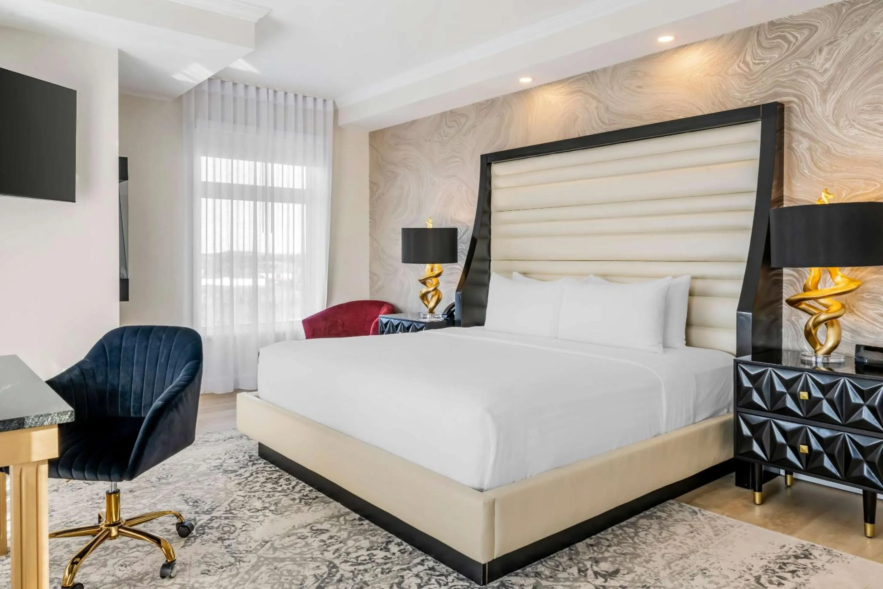 Bedroom, Bed in Comfort Hotel Bayer's Lake