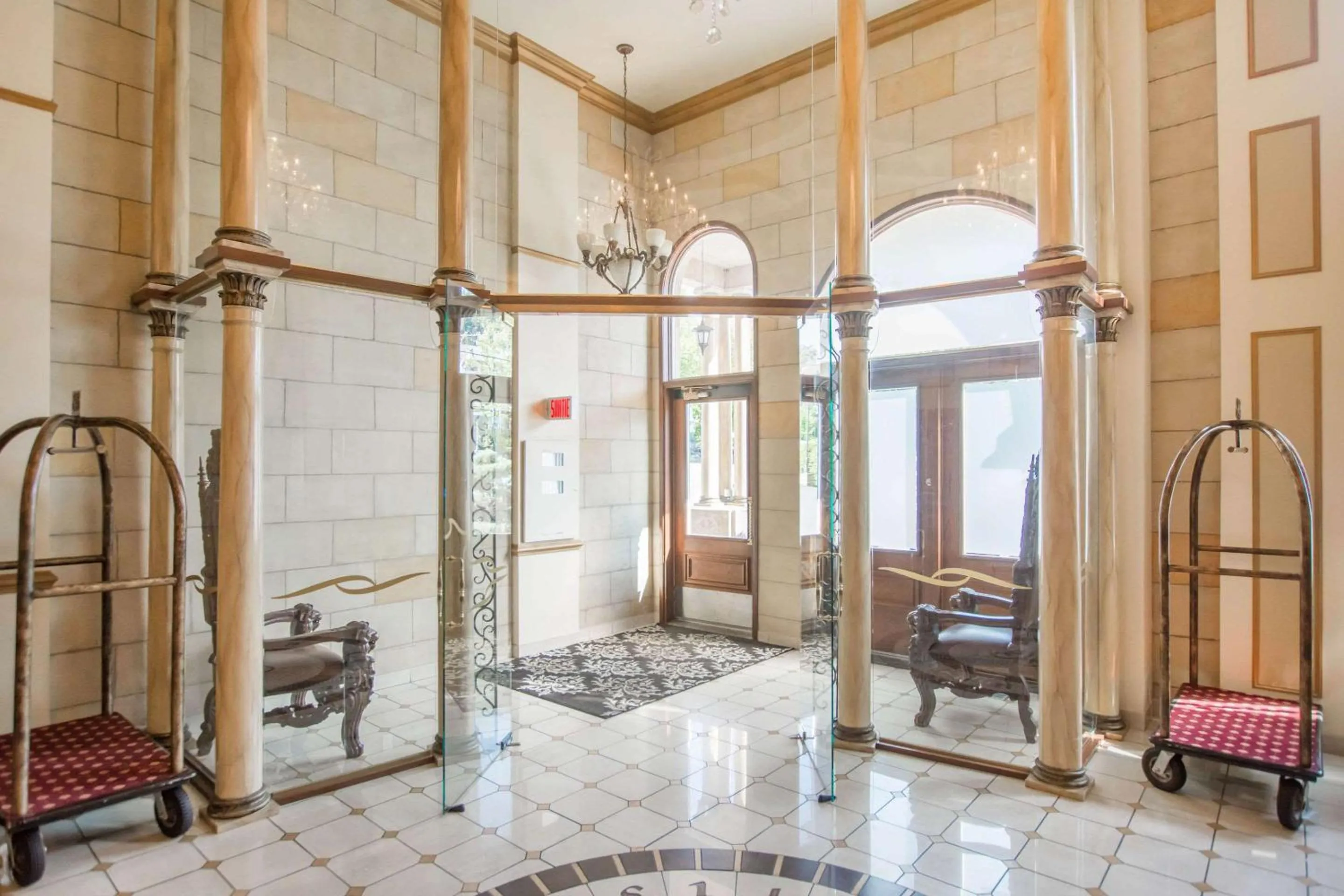 Lobby or reception in St Christophe Hotel & Spa, an Ascend Collection Hotel