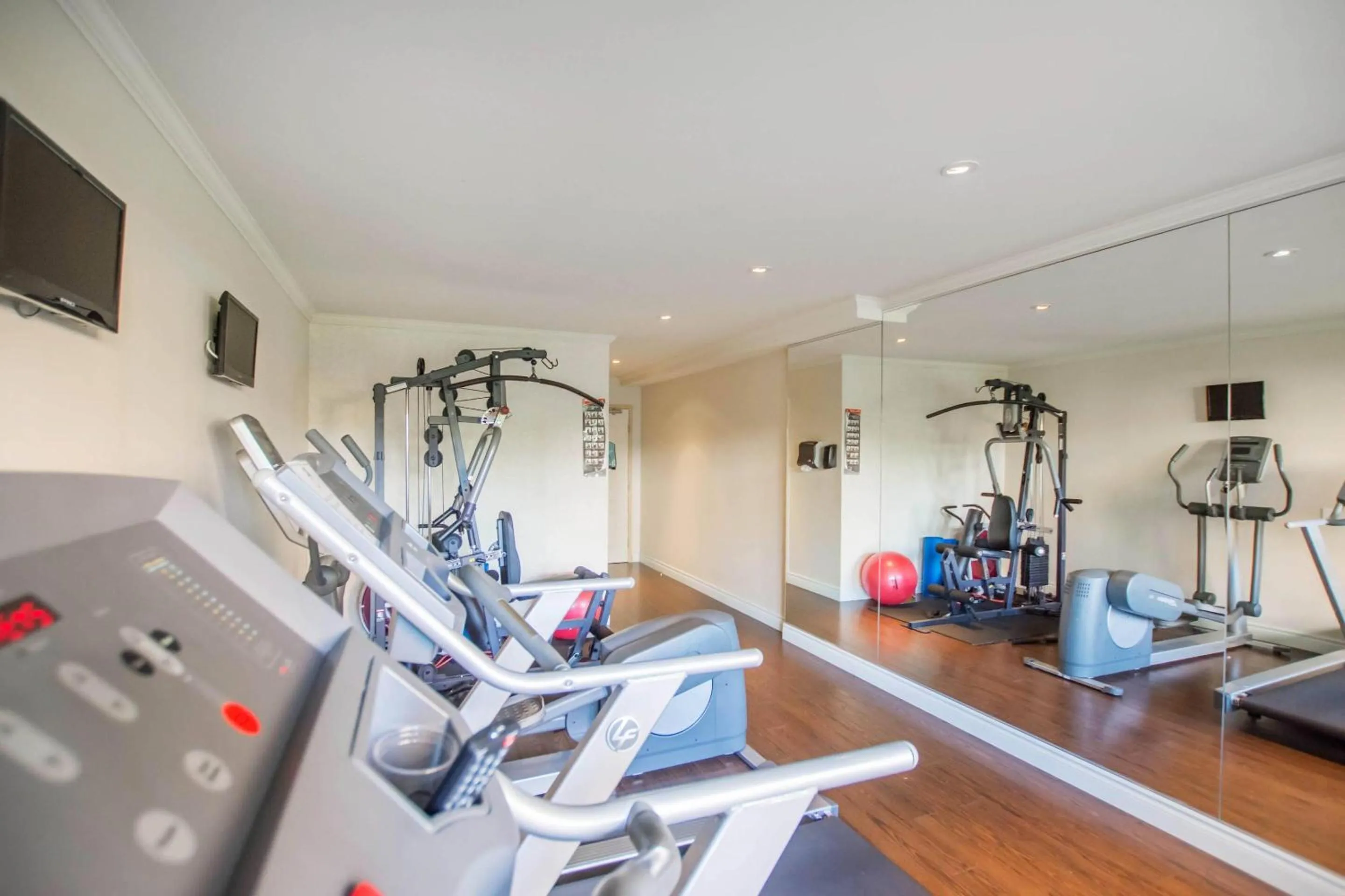 Fitness centre/facilities in St Christophe Hotel & Spa, an Ascend Collection Hotel