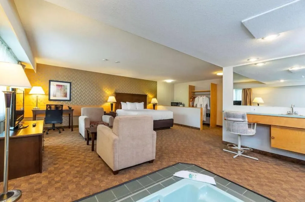 Photo of the whole room in Quality Inn