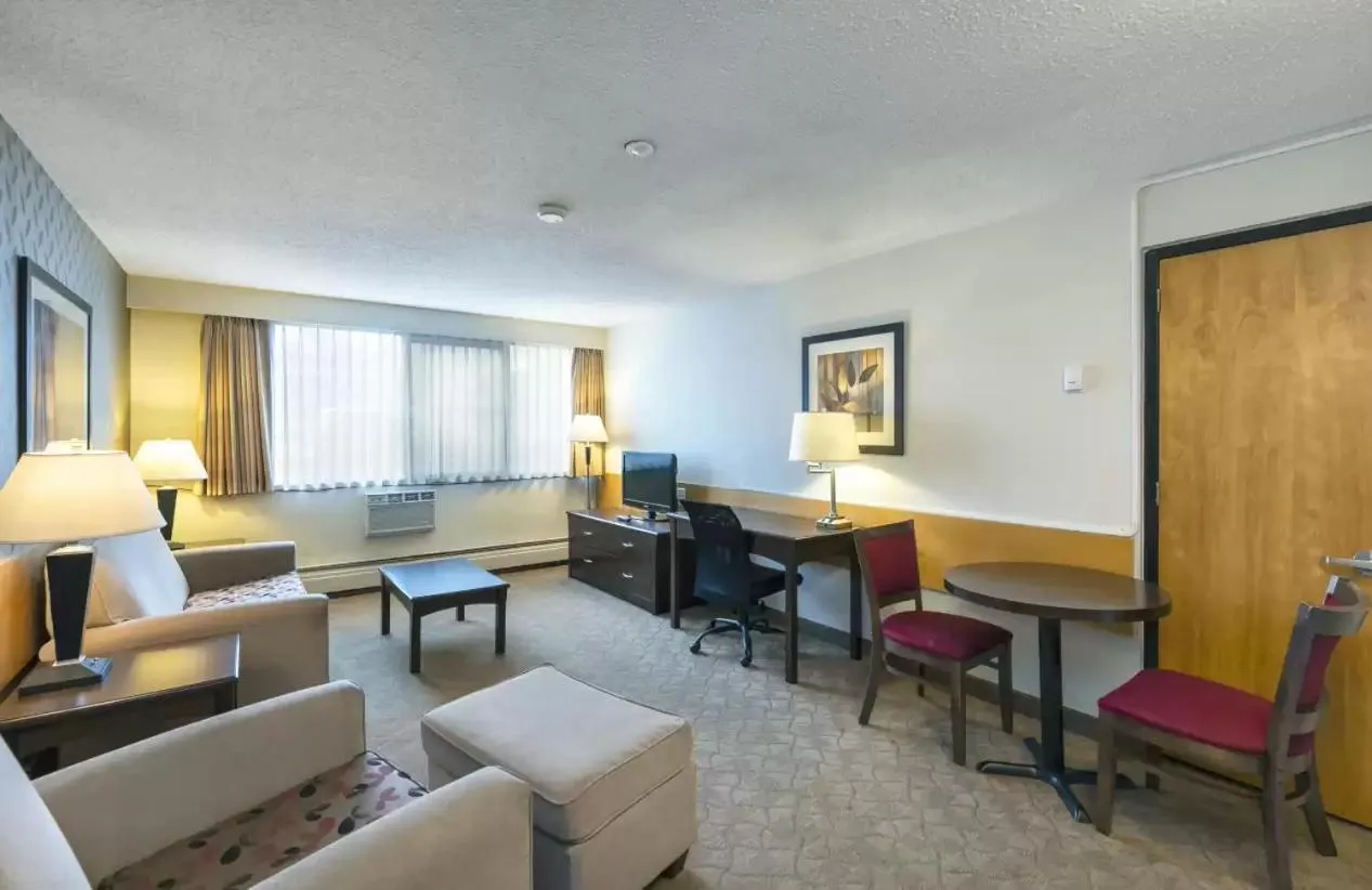 Seating area in Quality Inn