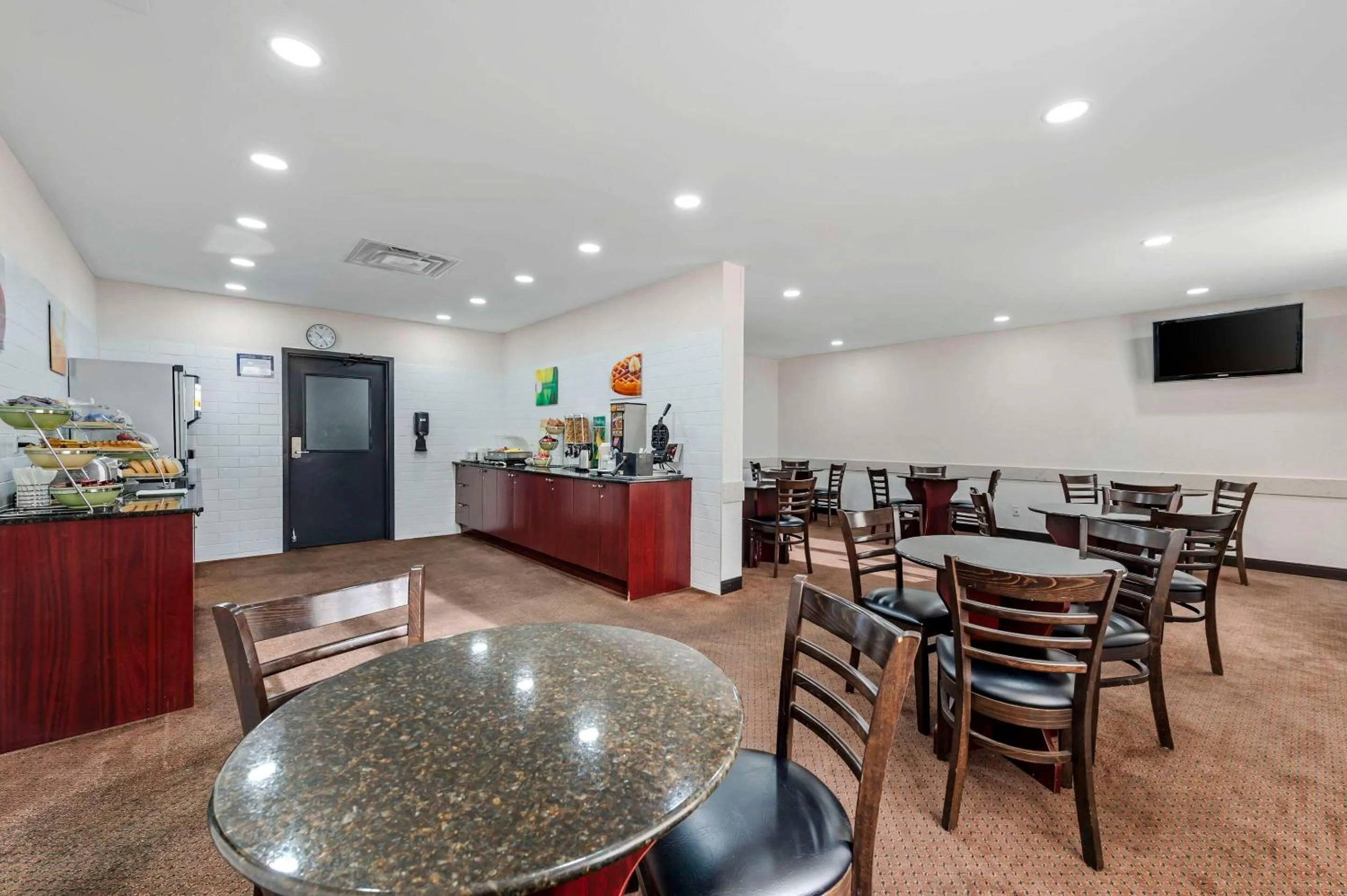 Breakfast in Quality Inn