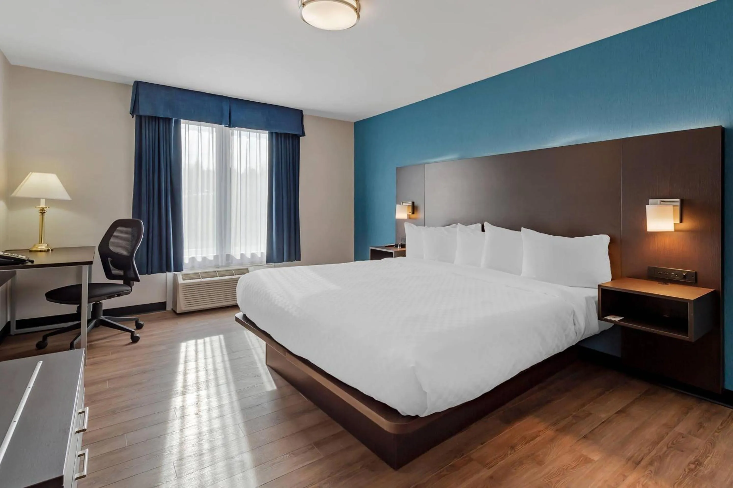 Bedroom, Bed in Quality Inn