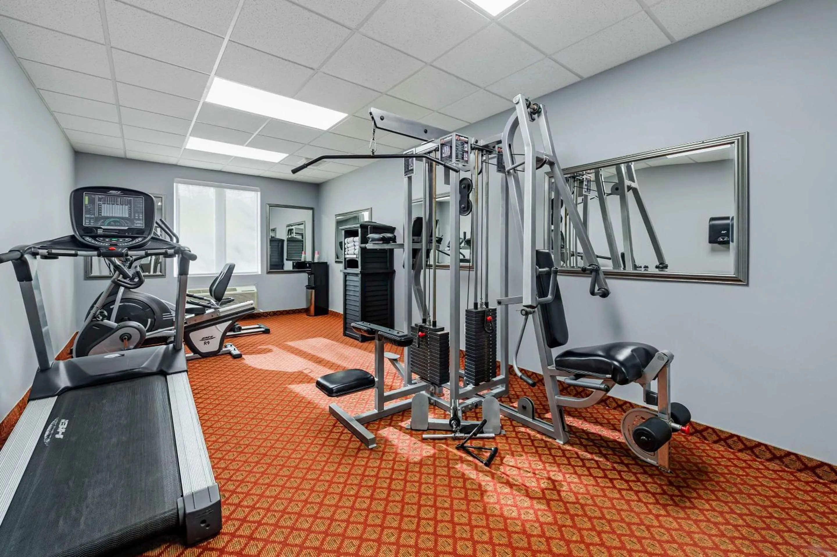Fitness centre/facilities in Quality Inn