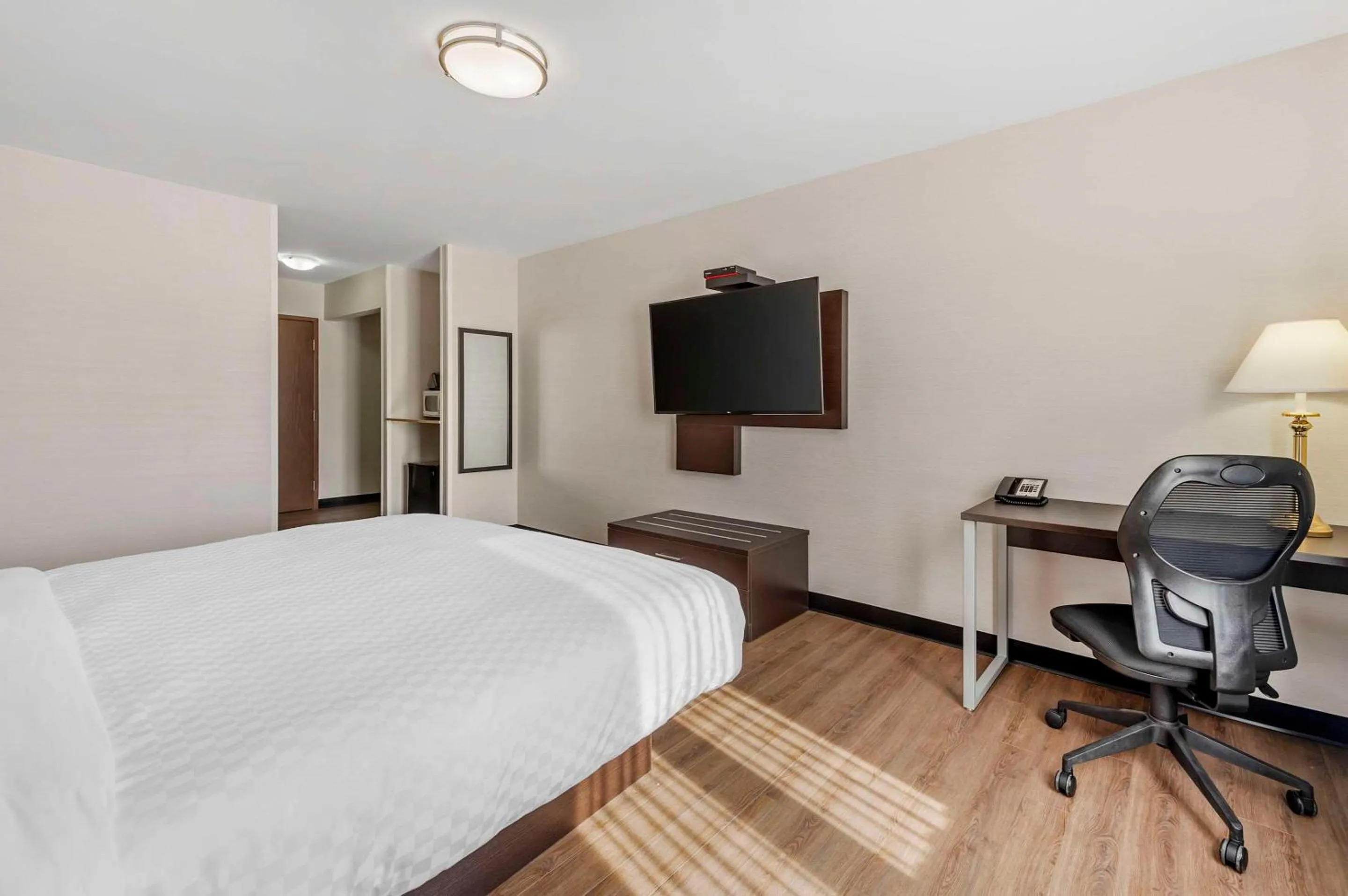 Bedroom, Bed in Quality Inn