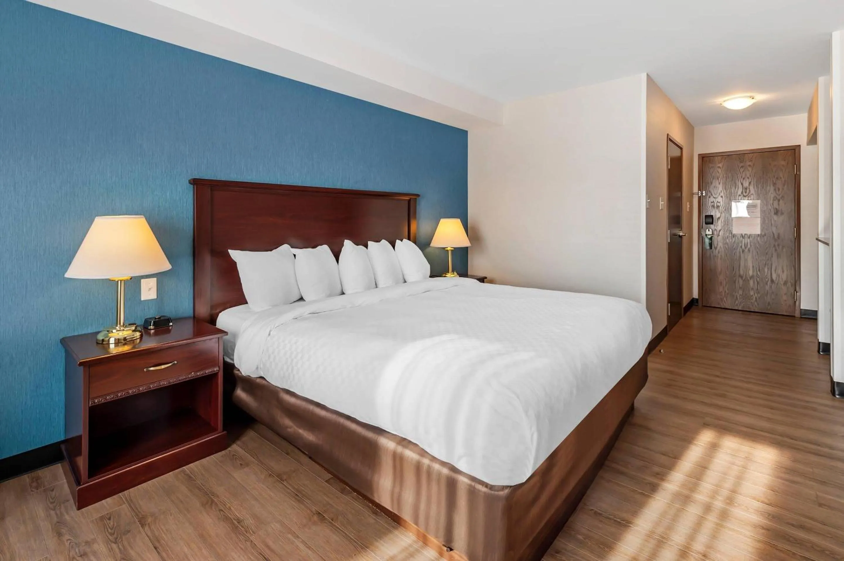 Bedroom, Bed in Quality Inn