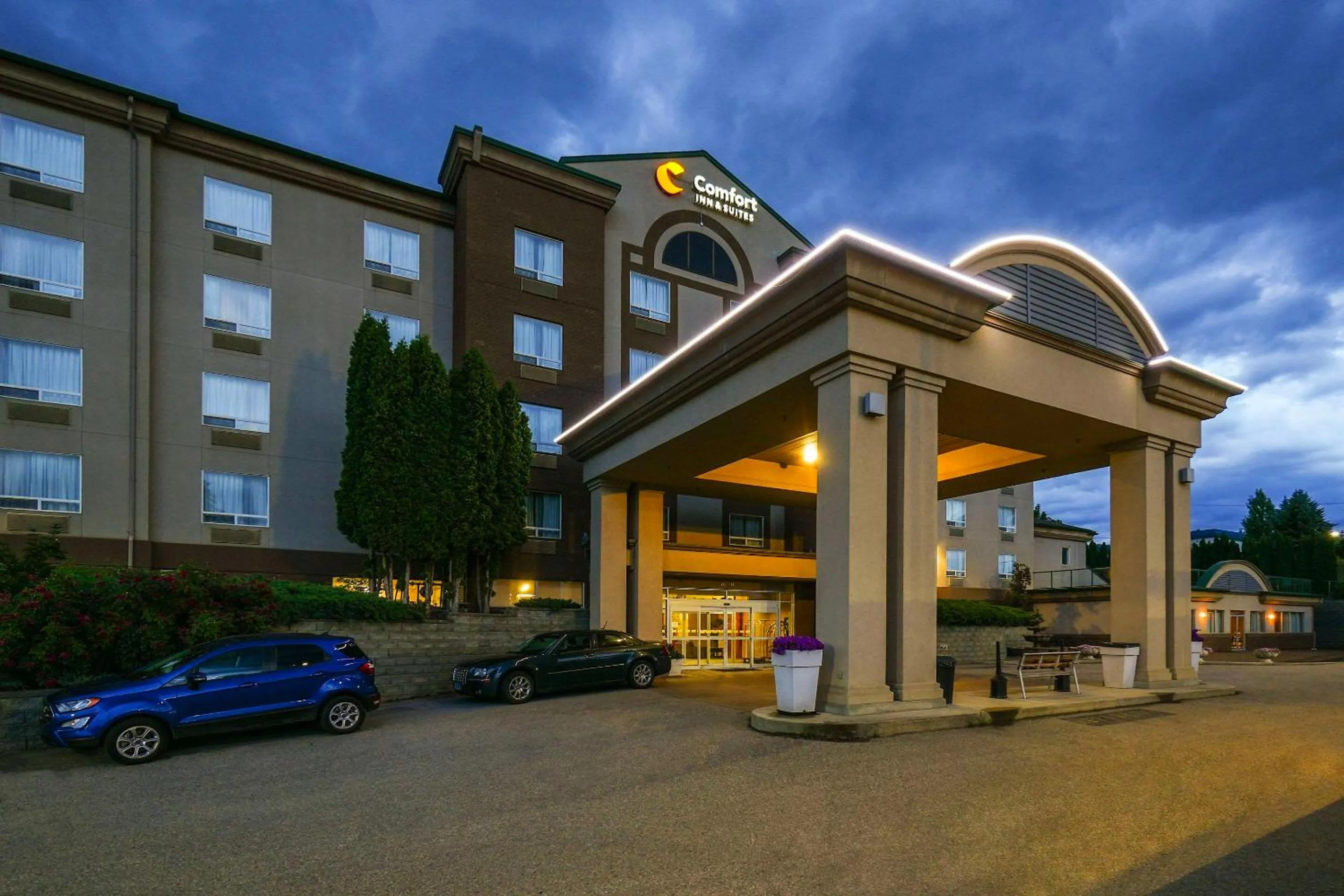 Property building in Comfort Inn & Suites