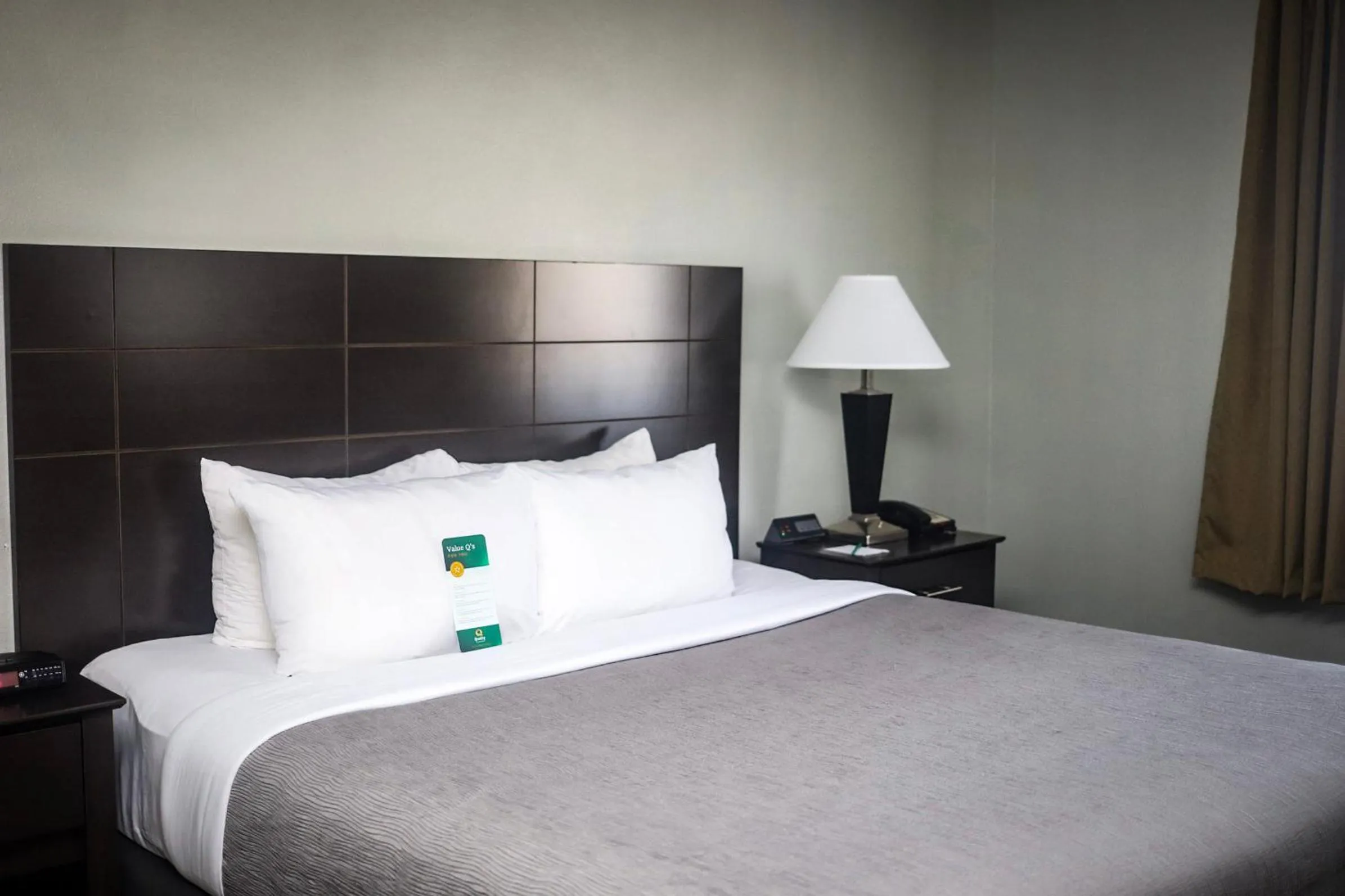 Bed in Quality Inn Colorado Springs Airport