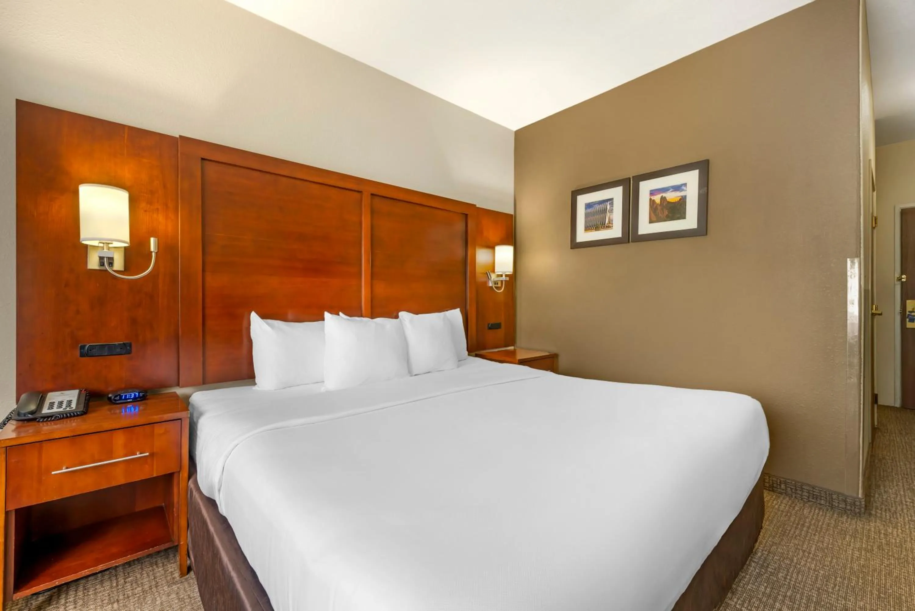 Bed in Comfort Inn North - Air Force Academy Area