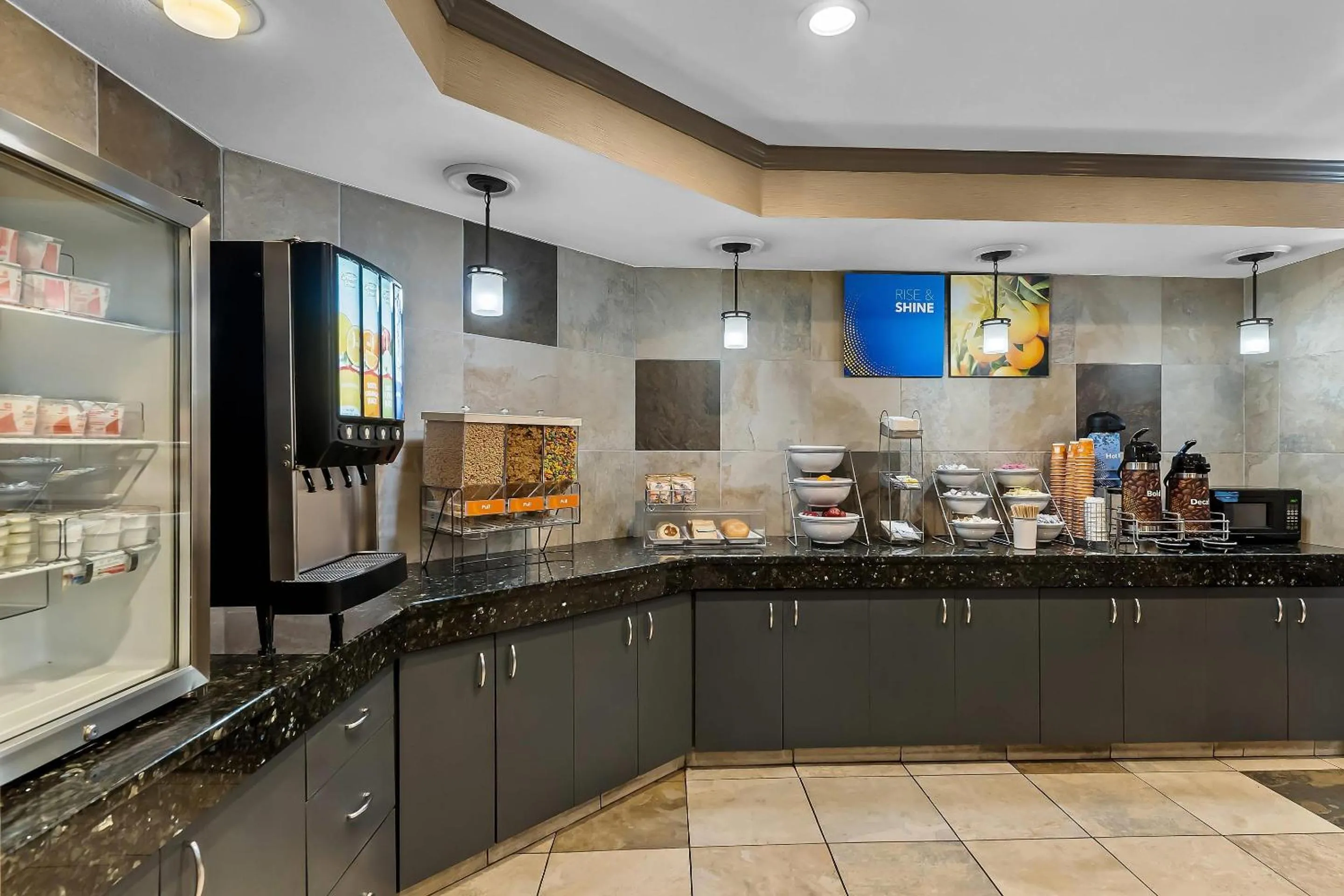 Breakfast in Comfort Suites Denver Tech Center