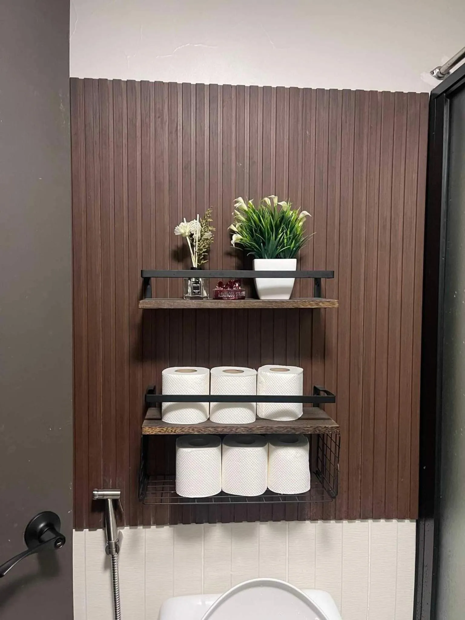 Bathroom in MaRoy Suites at Asteria Residences (Near NAIA with free Parking+Fiber Internet)