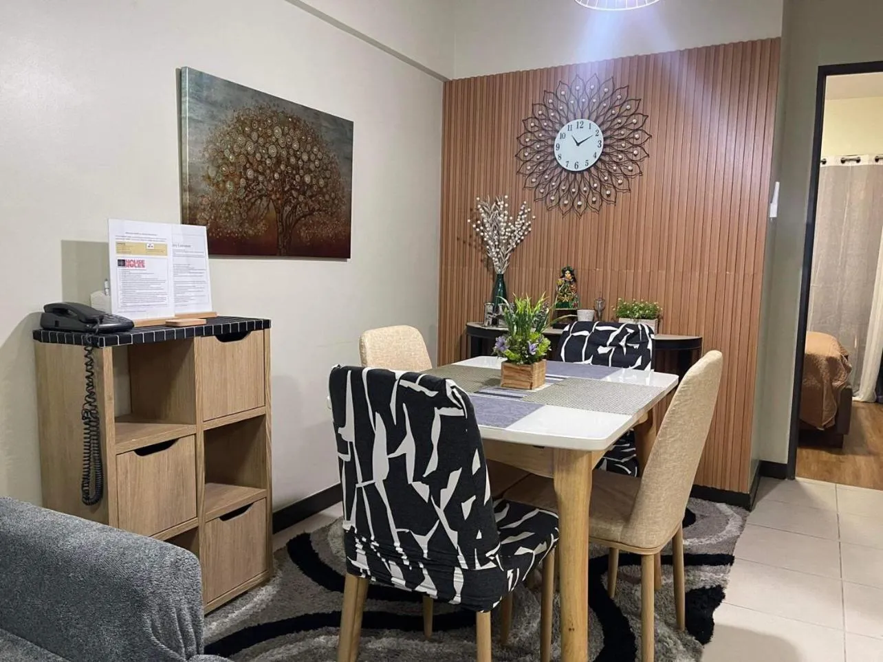 Dining area in MaRoy Suites at Asteria Residences (Near NAIA with free Parking+Fiber Internet)