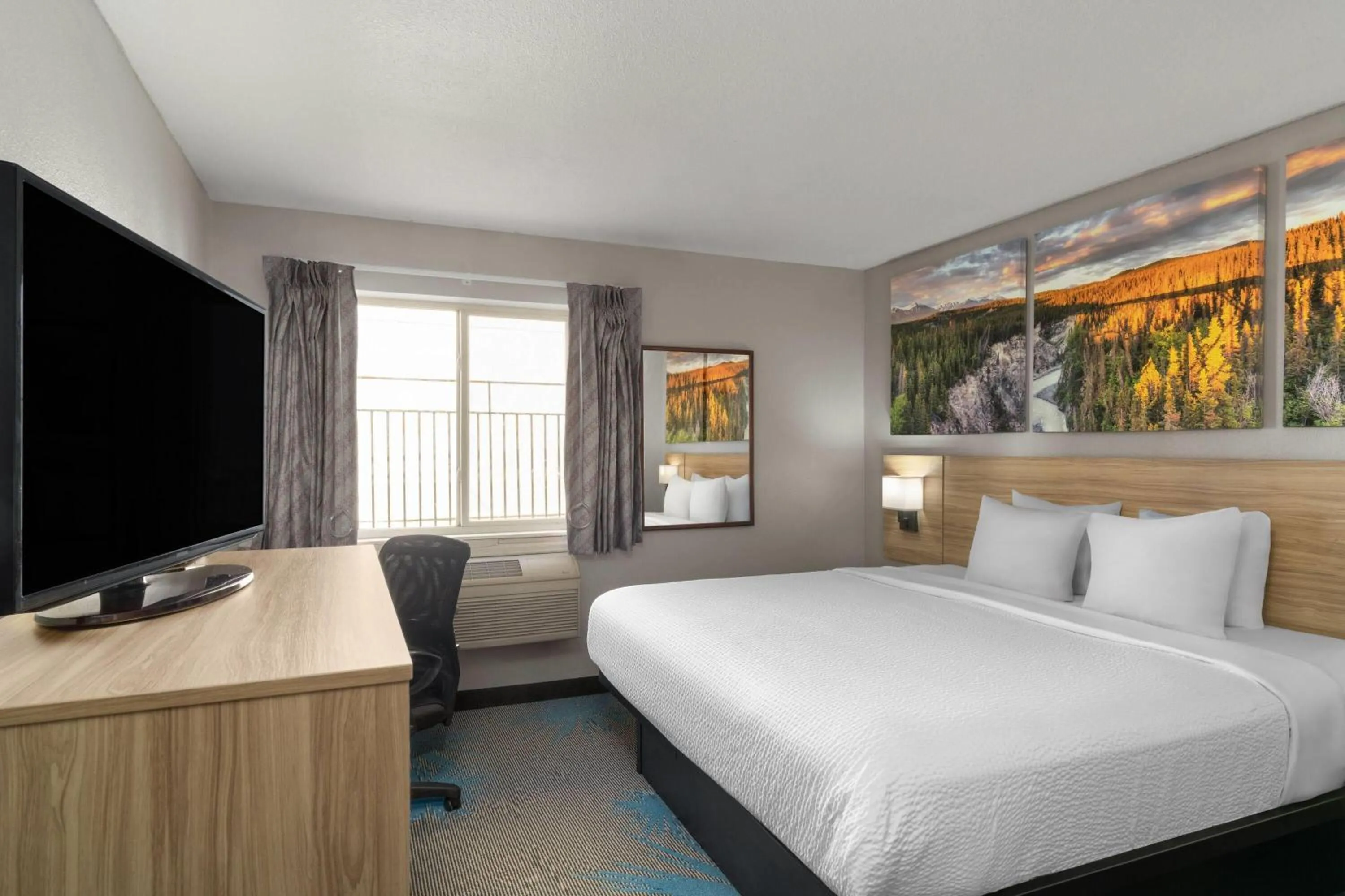 Photo of the whole room, Bed in Days Inn by Wyndham Canon City