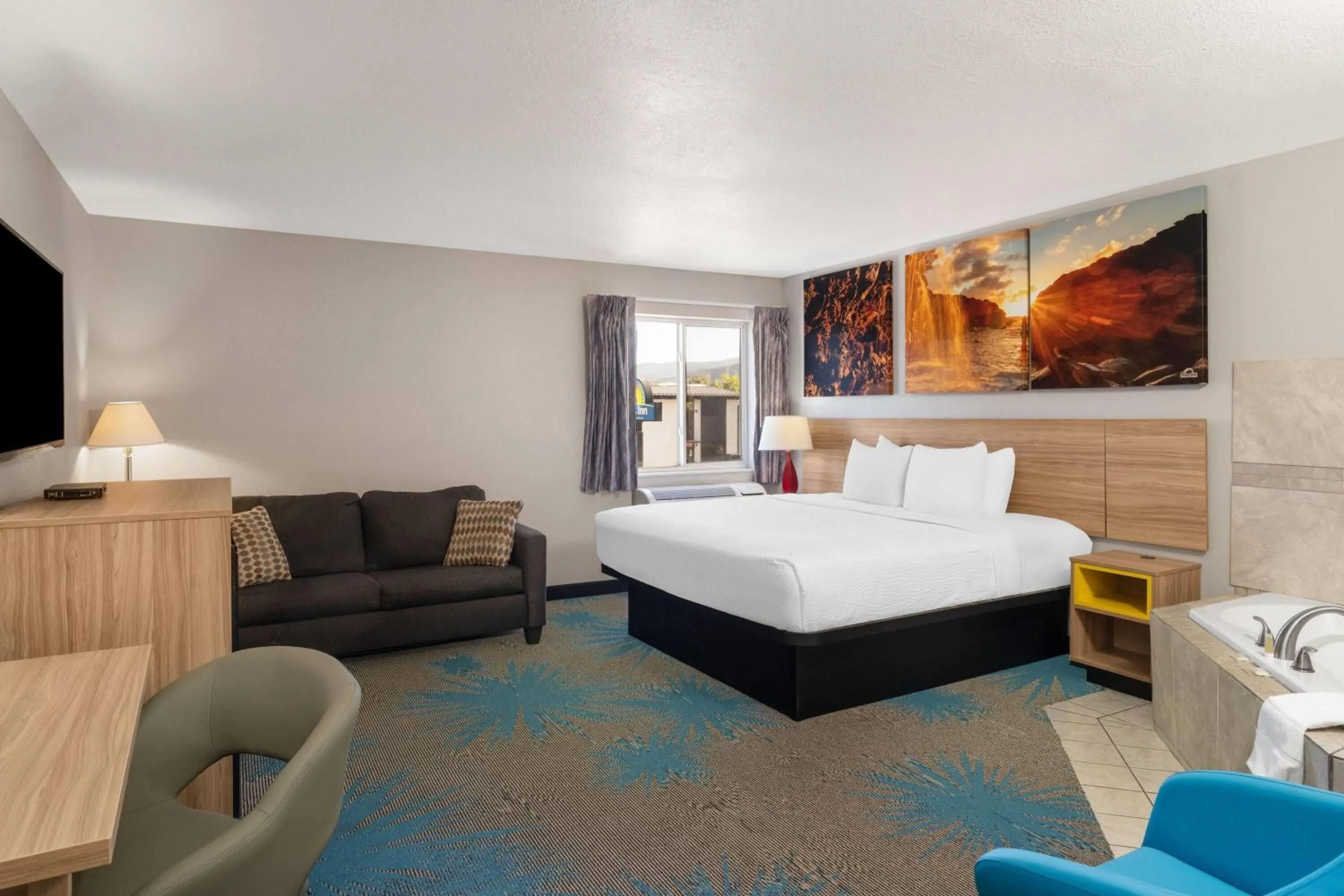 Bath, Bed in Days Inn by Wyndham Canon City