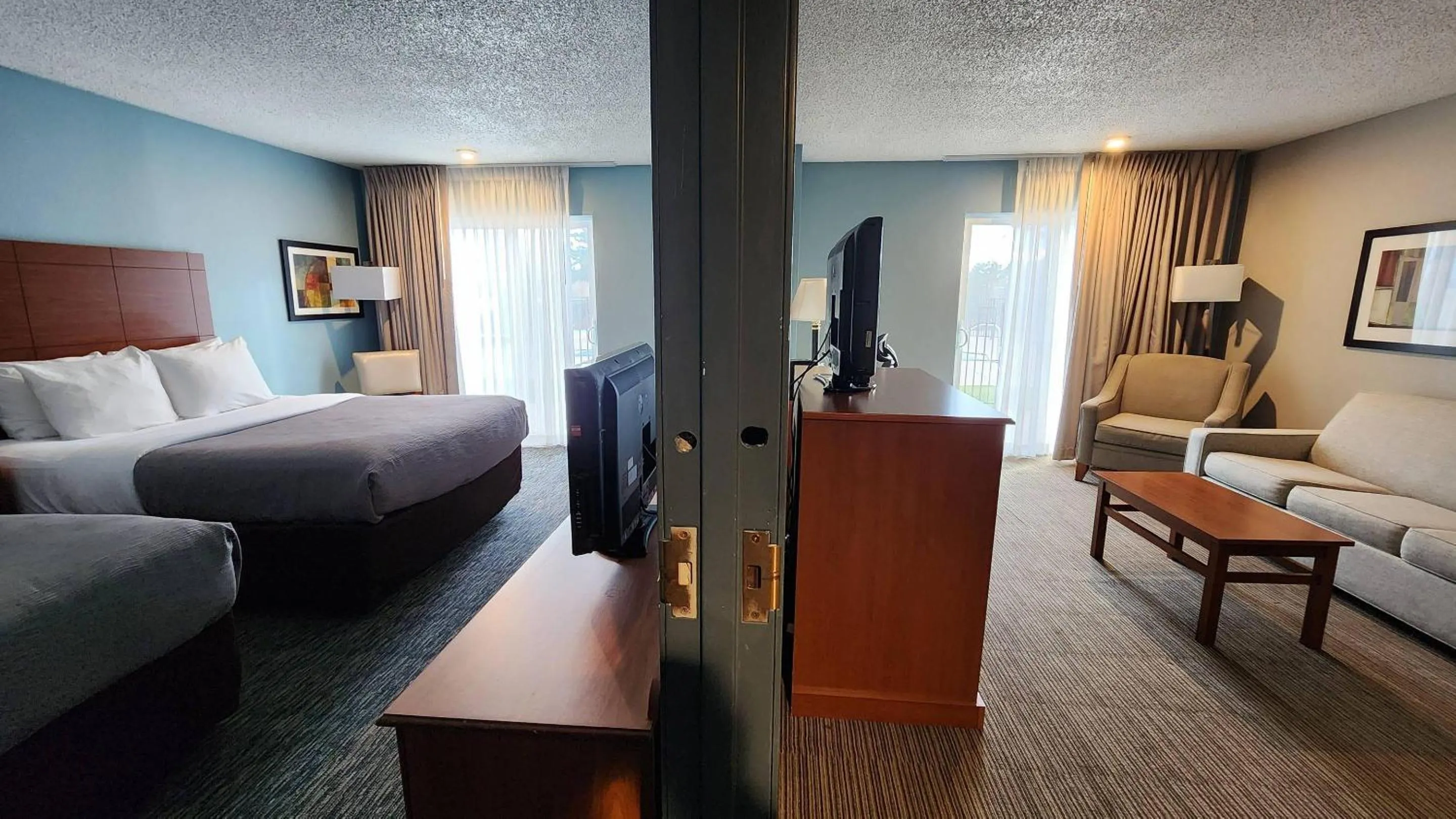 Bedroom, Bed in Quality Inn & Suites Garden Of The Gods