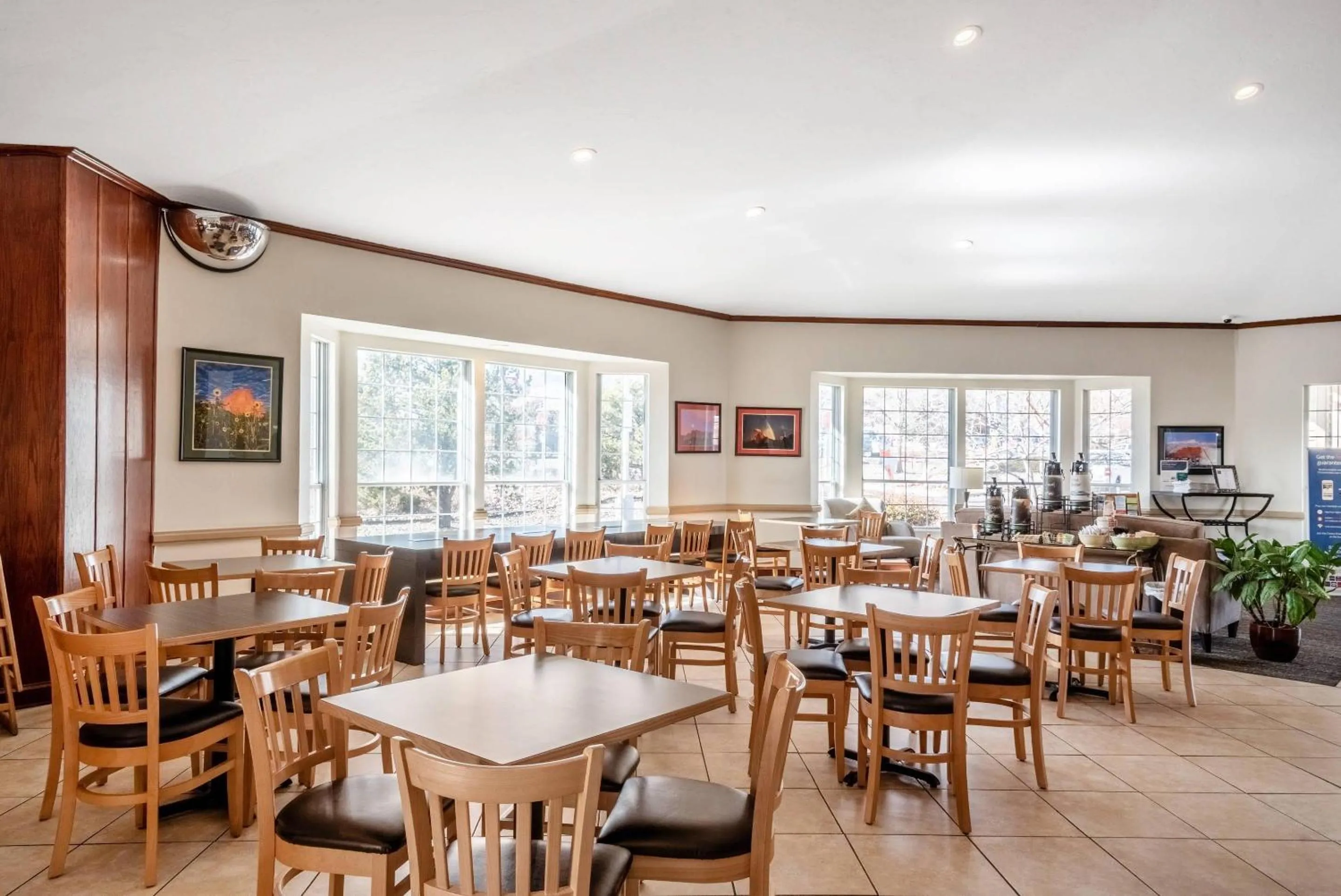 Breakfast in Quality Inn & Suites Garden Of The Gods