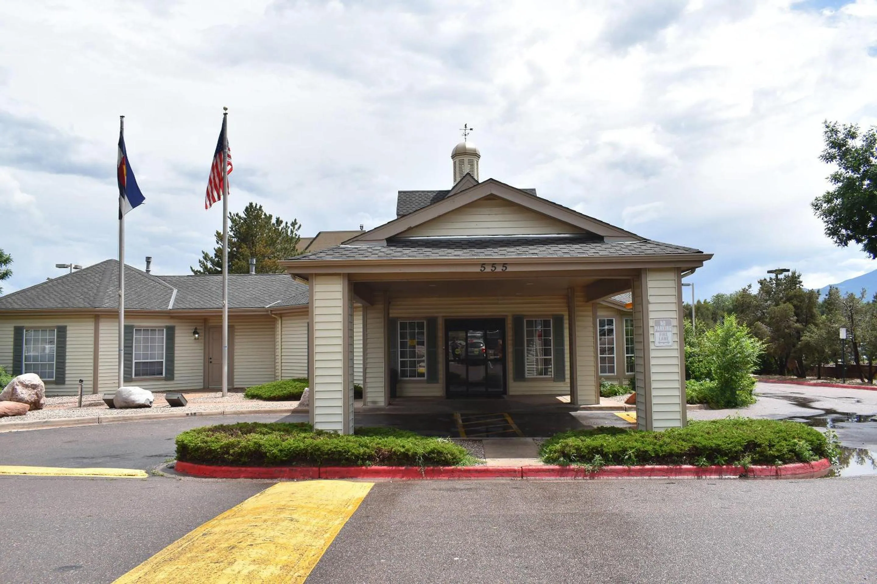Property building in Quality Inn & Suites Garden Of The Gods