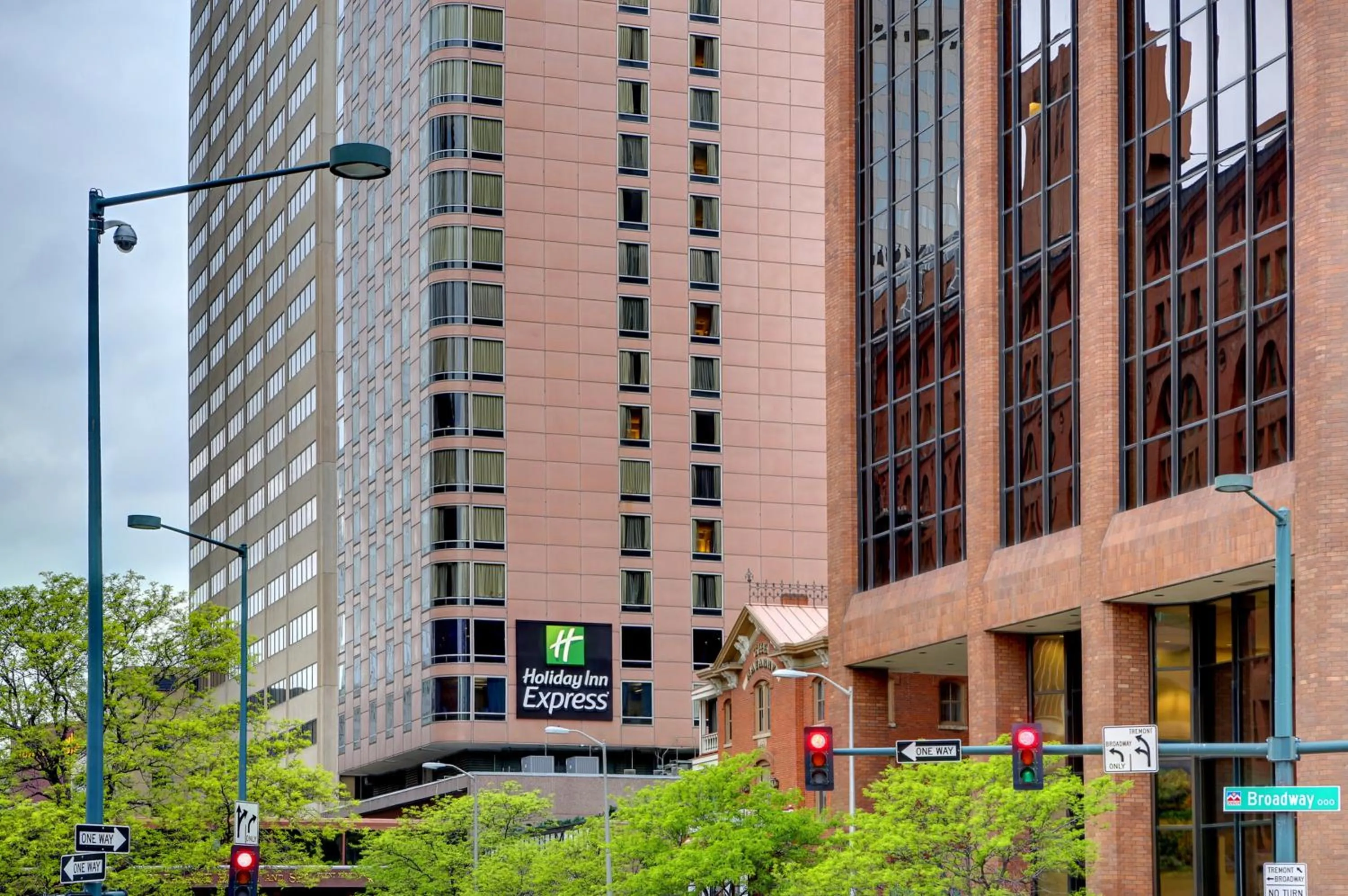 Property building in Holiday Inn Express Denver Downtown by IHG