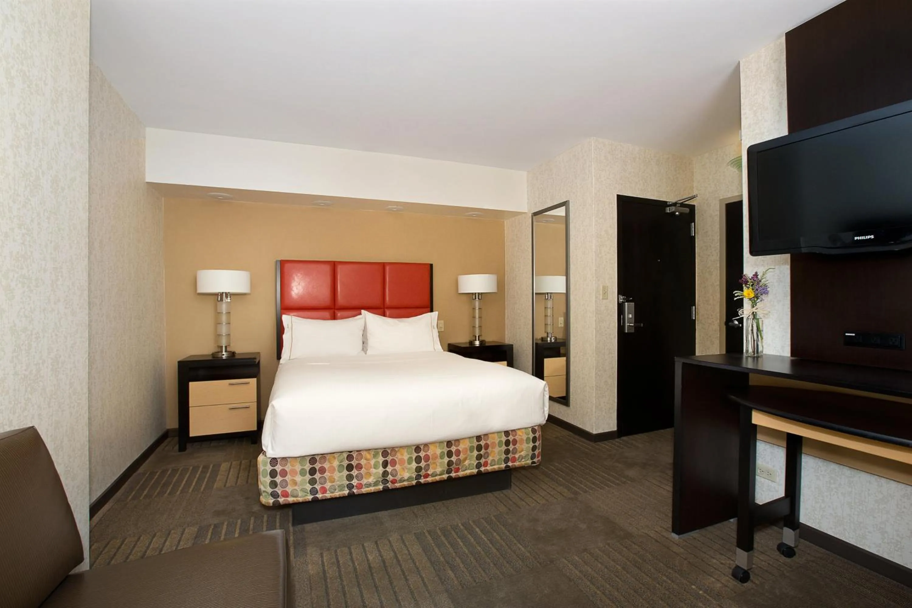 Photo of the whole room, Bed in Holiday Inn Express Denver Downtown by IHG