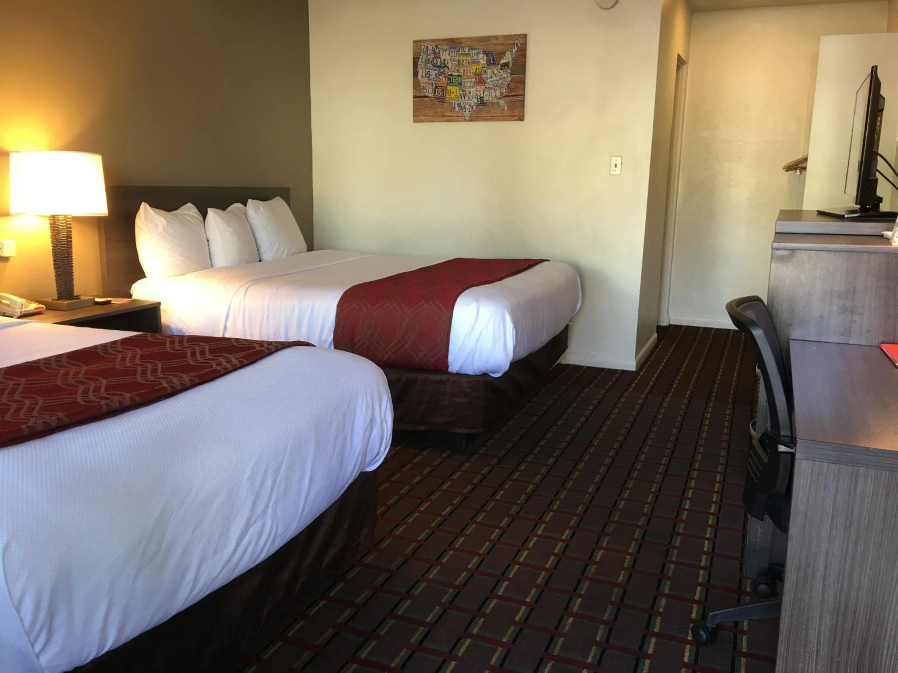 Bed in Econo Lodge Colorado Springs Downtown