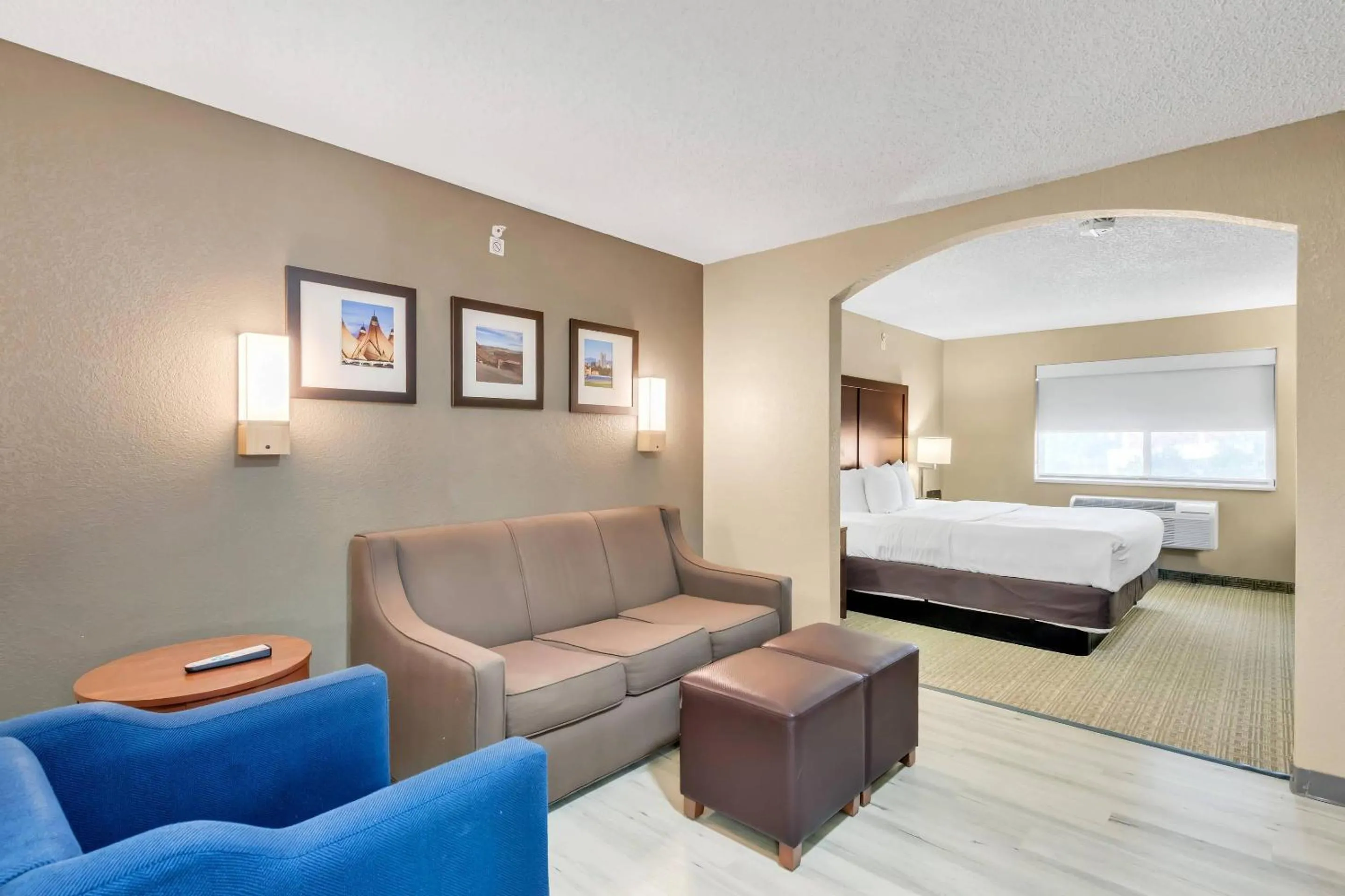 Bedroom, Bed in Comfort Suites Lakewood - Denver