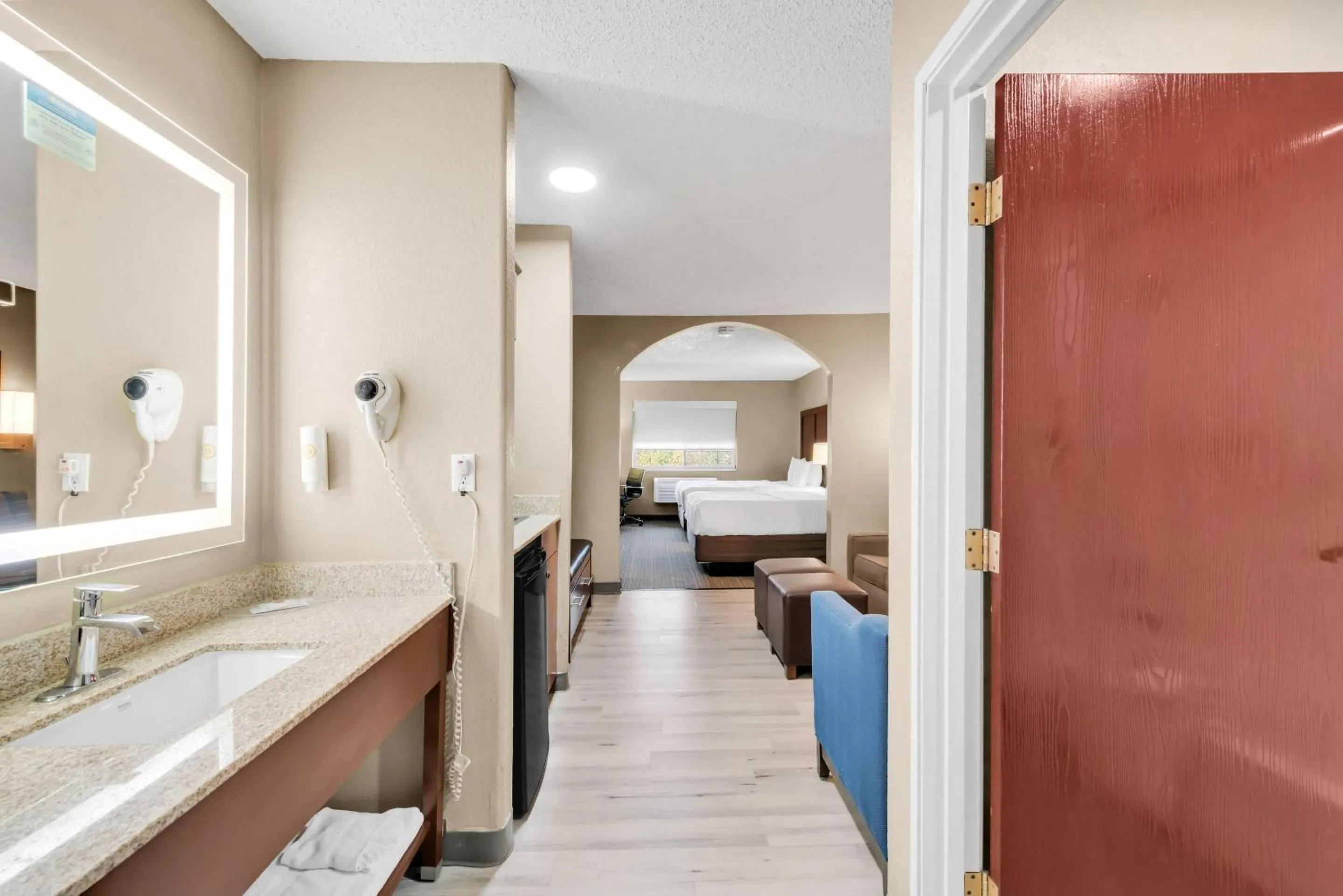 Bedroom, Bed in Comfort Suites Lakewood - Denver