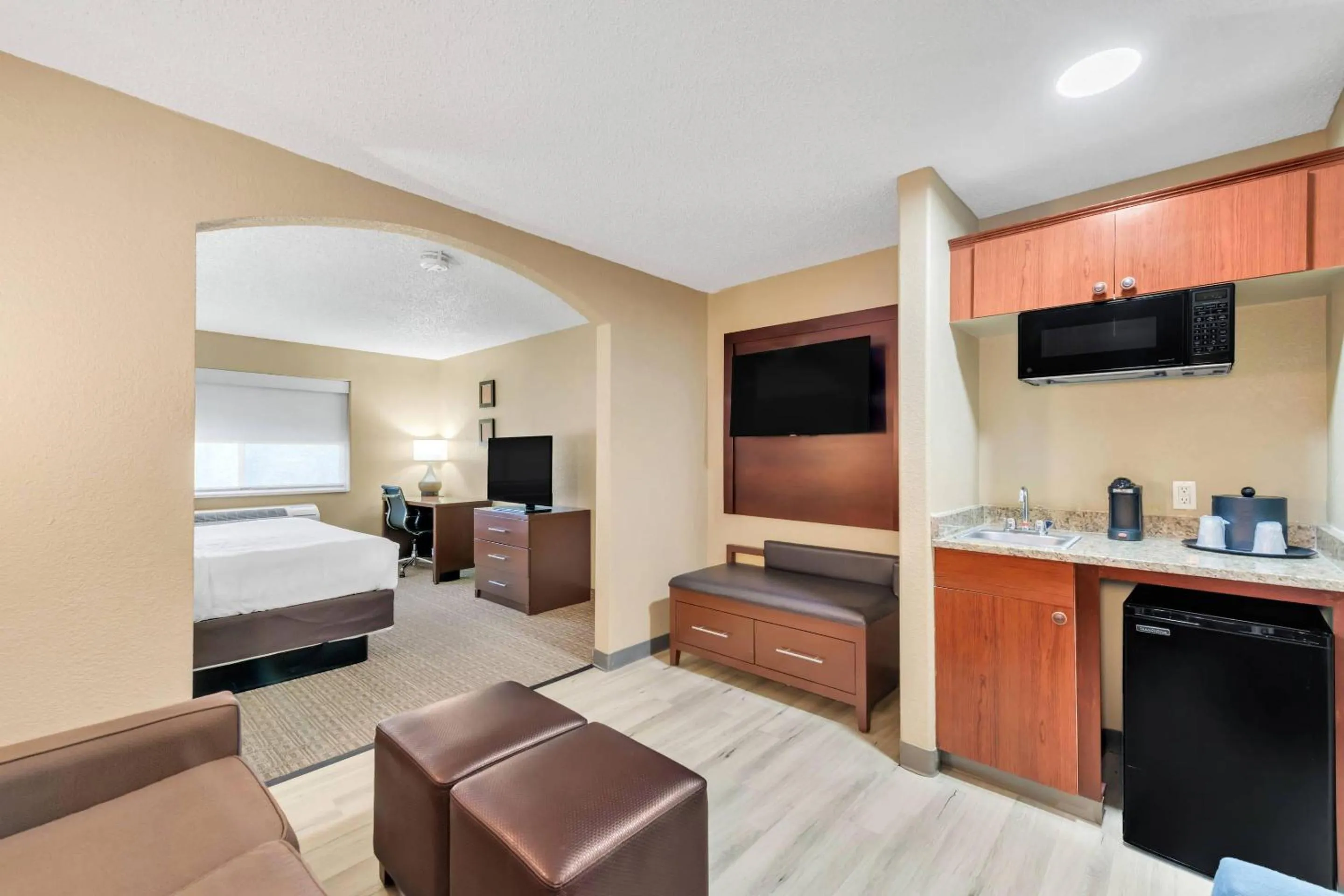 Bedroom, Bed in Comfort Suites Lakewood - Denver