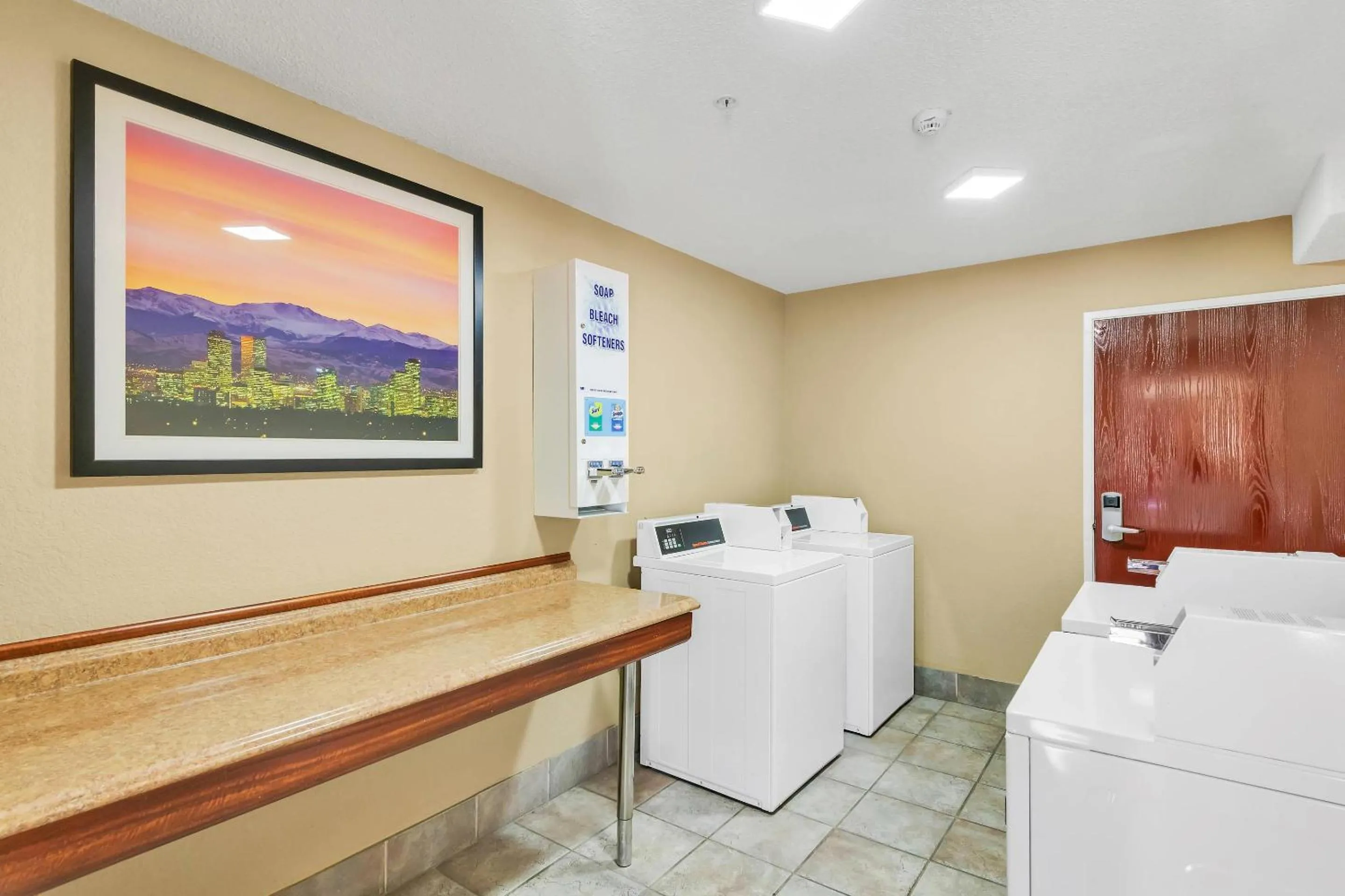 Other, Bed in Comfort Suites Lakewood - Denver