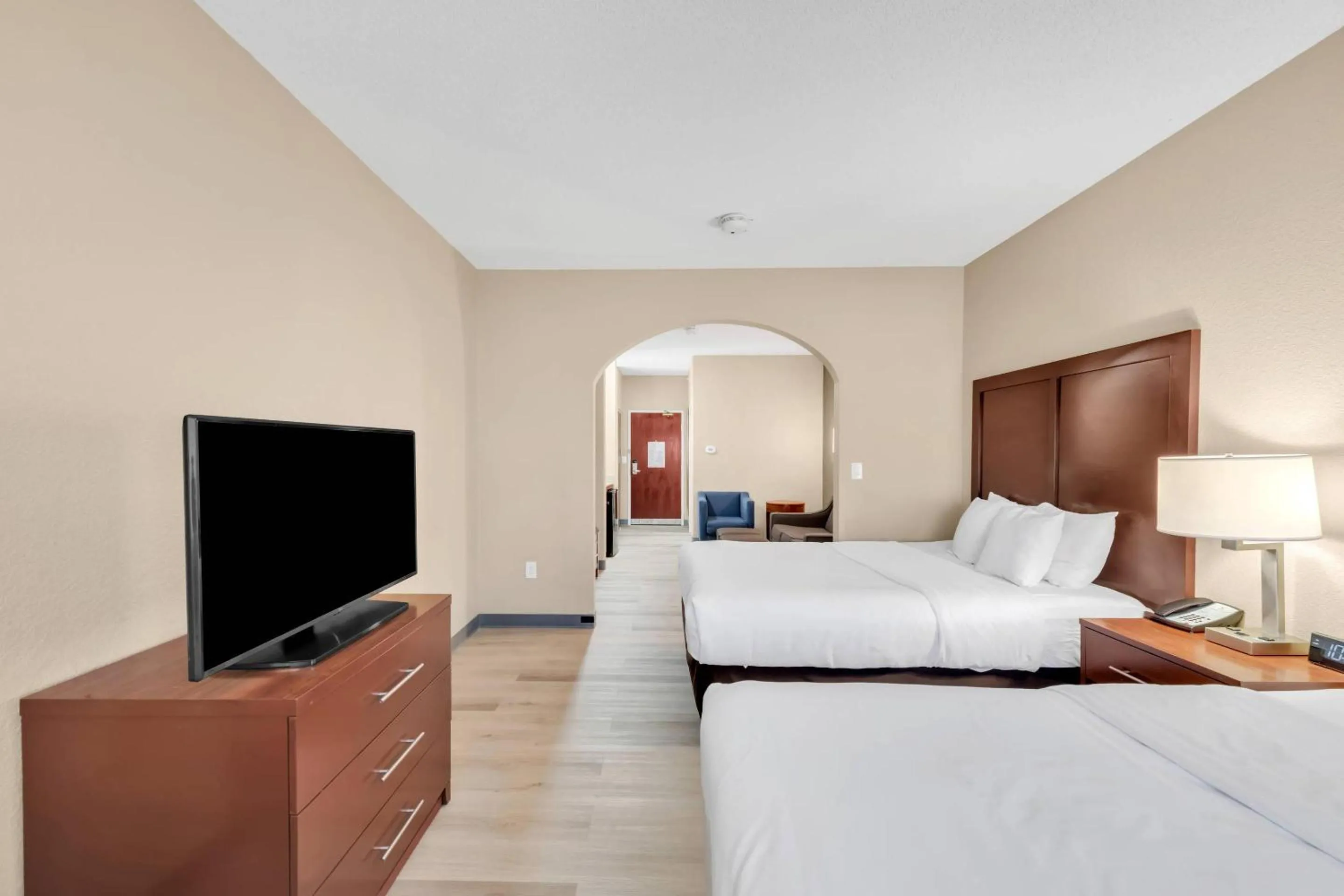 Bedroom, Bed in Comfort Suites Lakewood - Denver