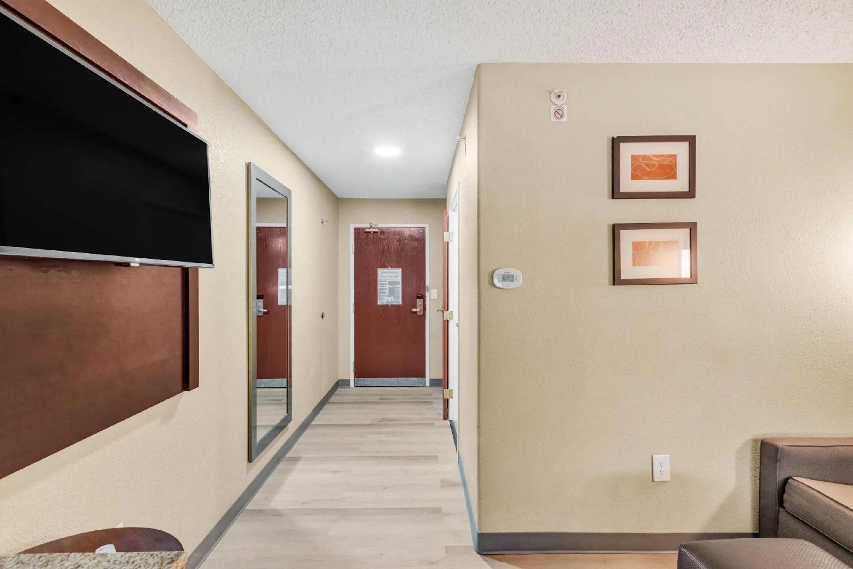 Bedroom in Comfort Suites Lakewood - Denver