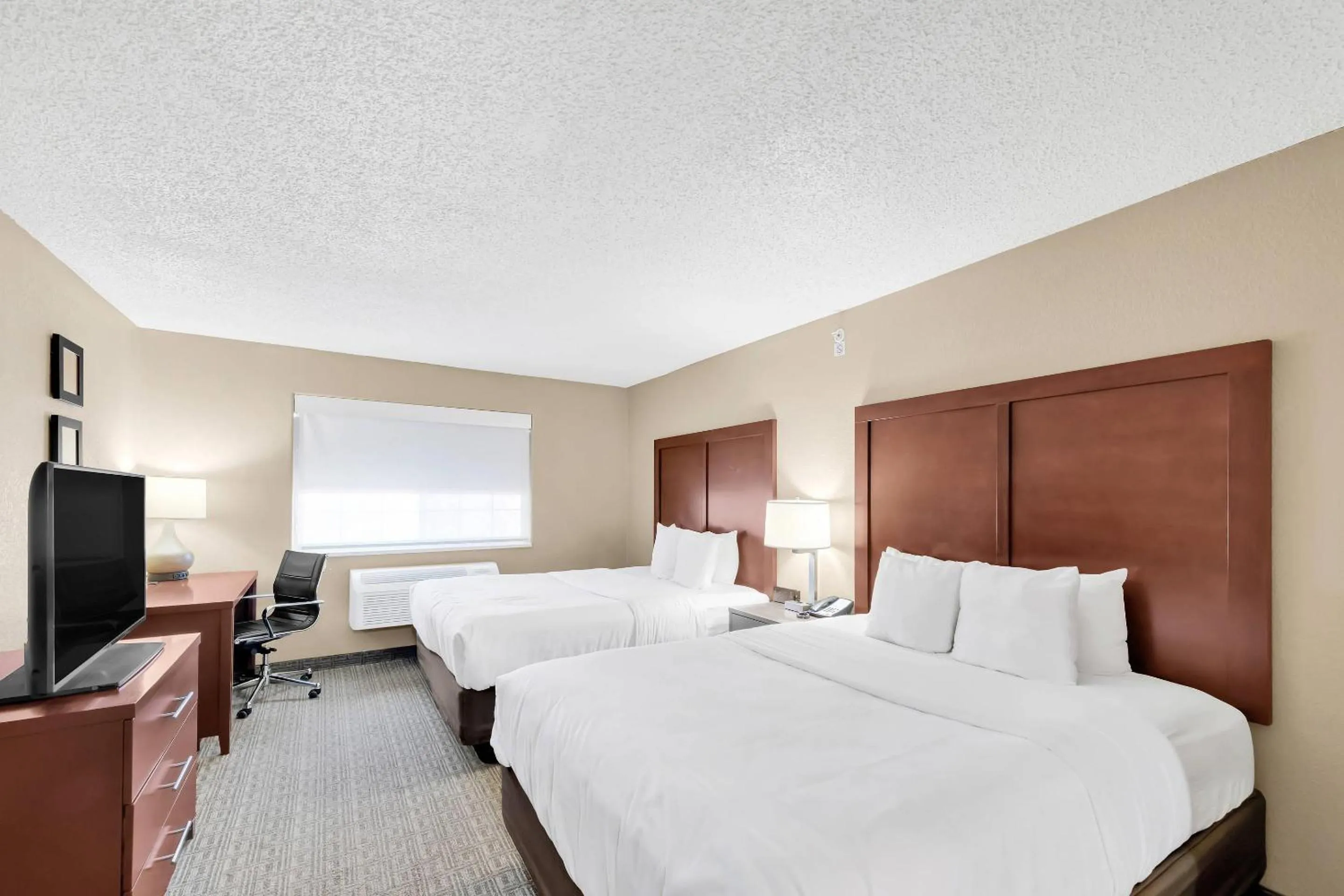 Bedroom, Bed in Comfort Suites Lakewood - Denver