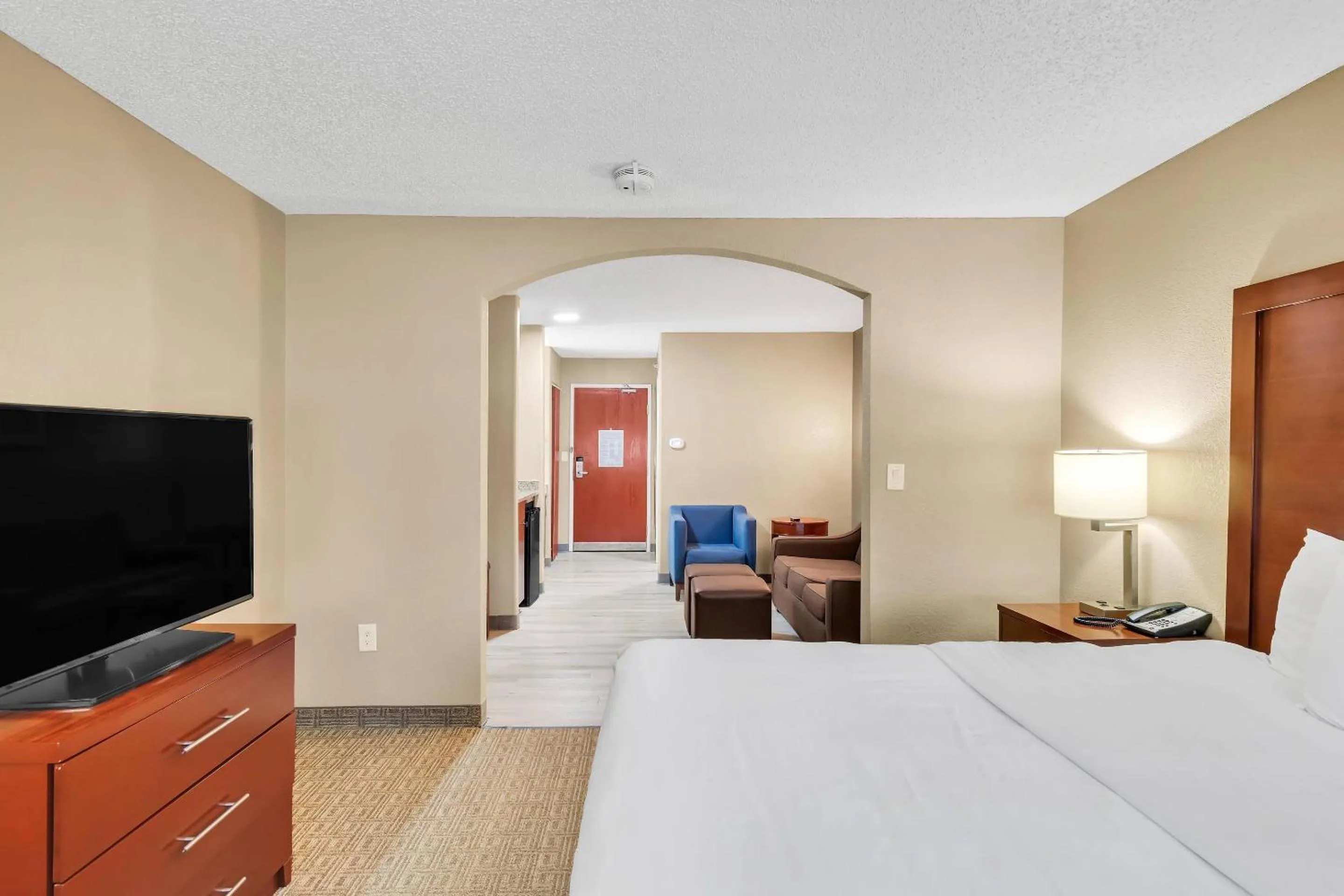 Bedroom, Bed in Comfort Suites Lakewood - Denver