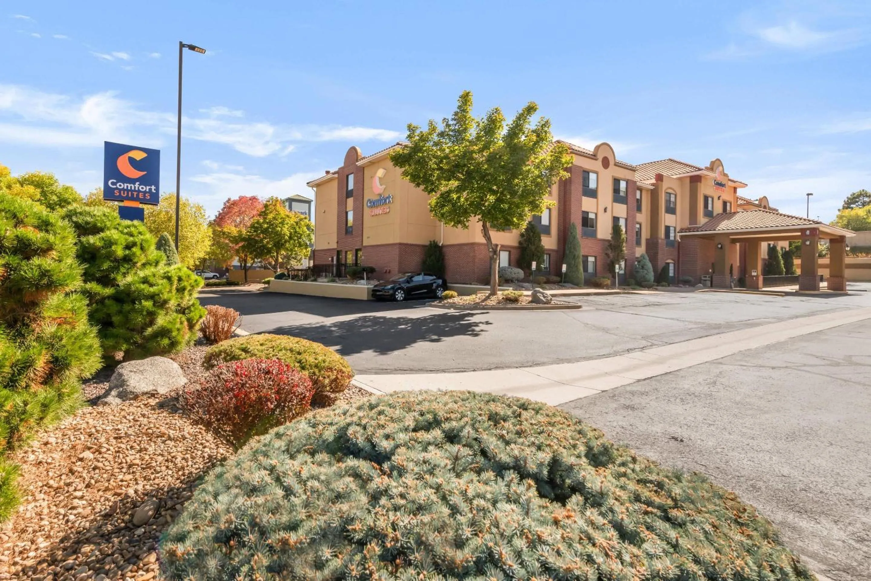 Property building in Comfort Suites Lakewood - Denver