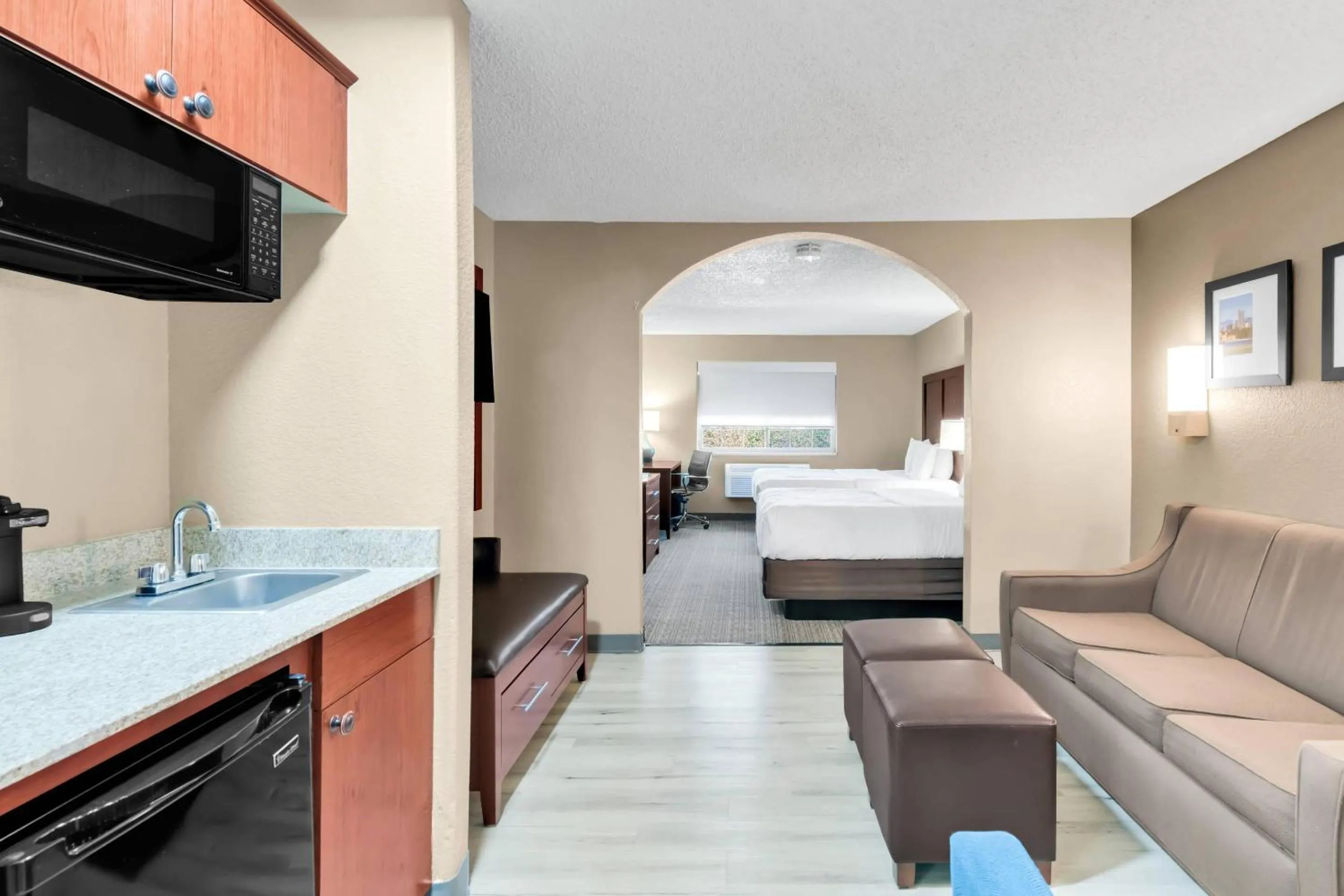 Bedroom, Bed in Comfort Suites Lakewood - Denver