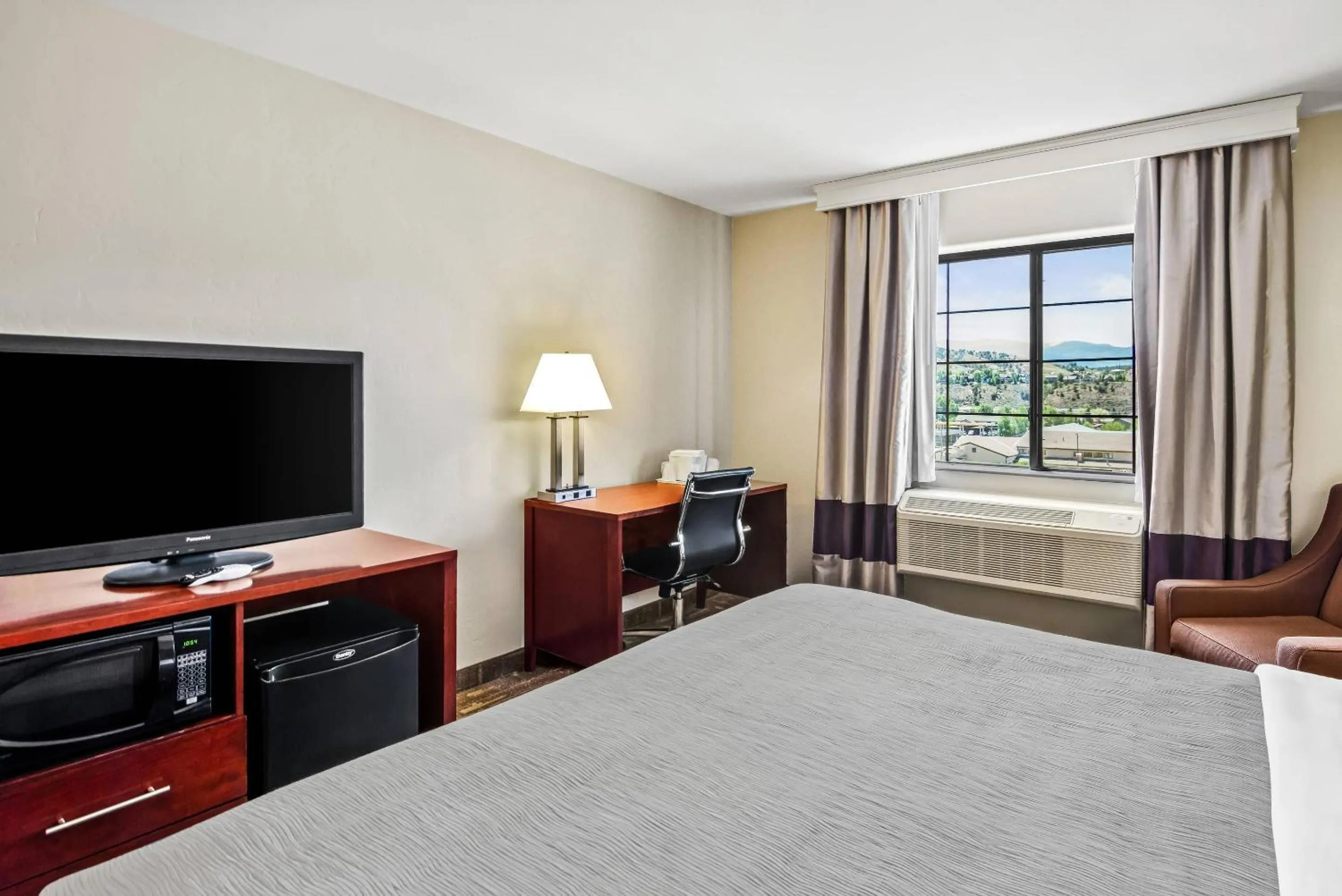 Bedroom, Bed in Quality Inn & Suites Vail Valley