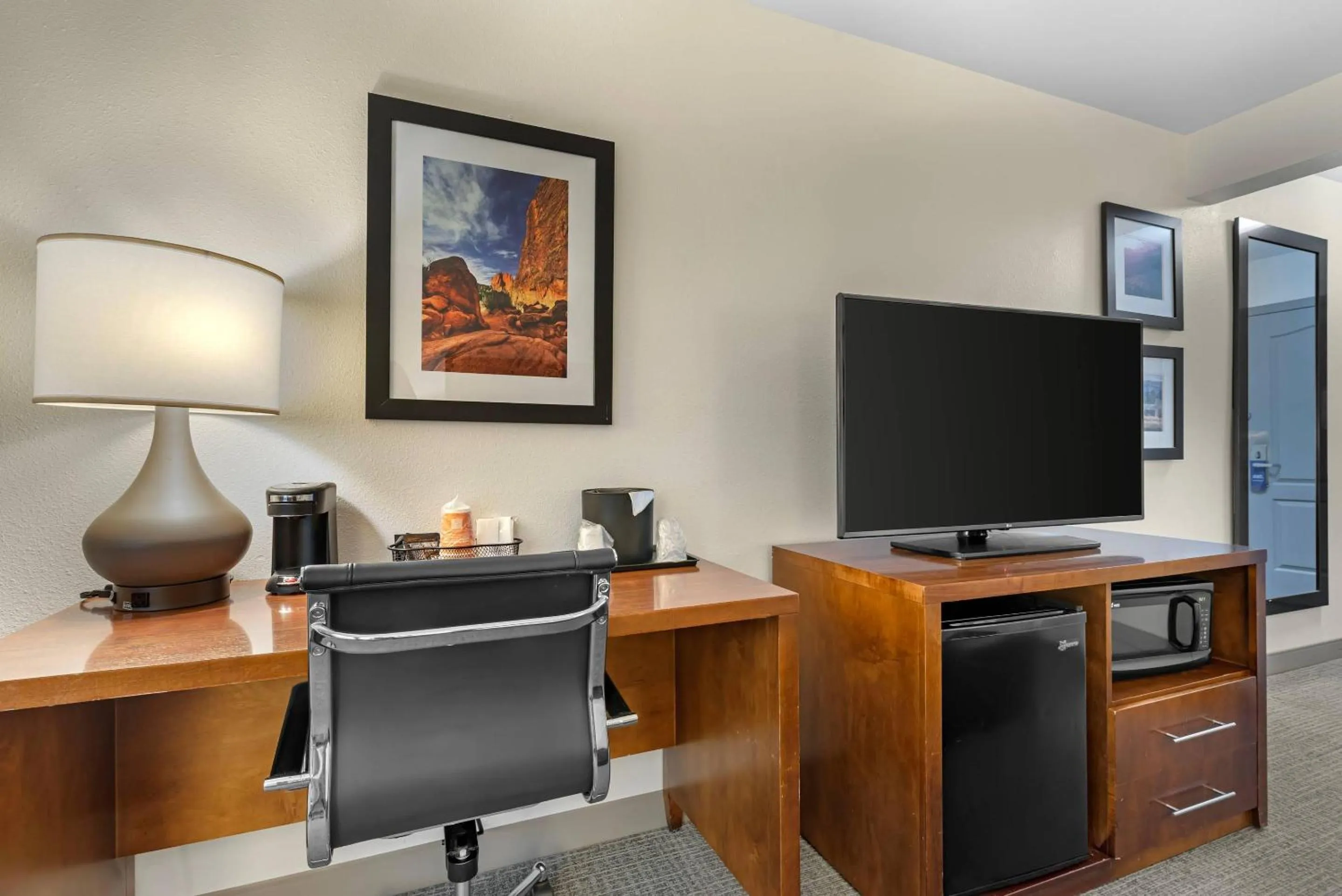 Bedroom in Comfort Inn & Suites Carbondale on the Roaring Fork