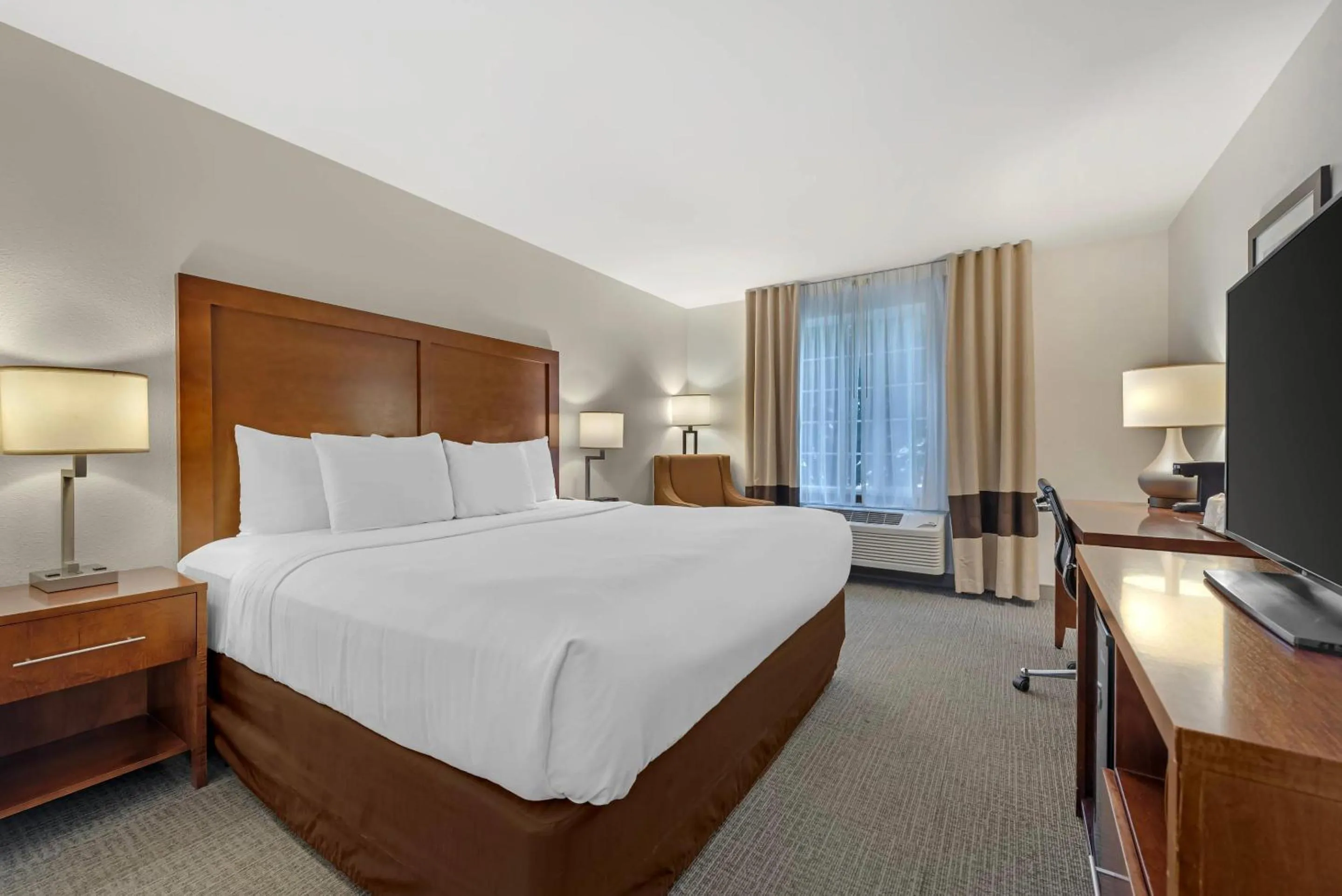 Bedroom, Bed in Comfort Inn & Suites Carbondale on the Roaring Fork