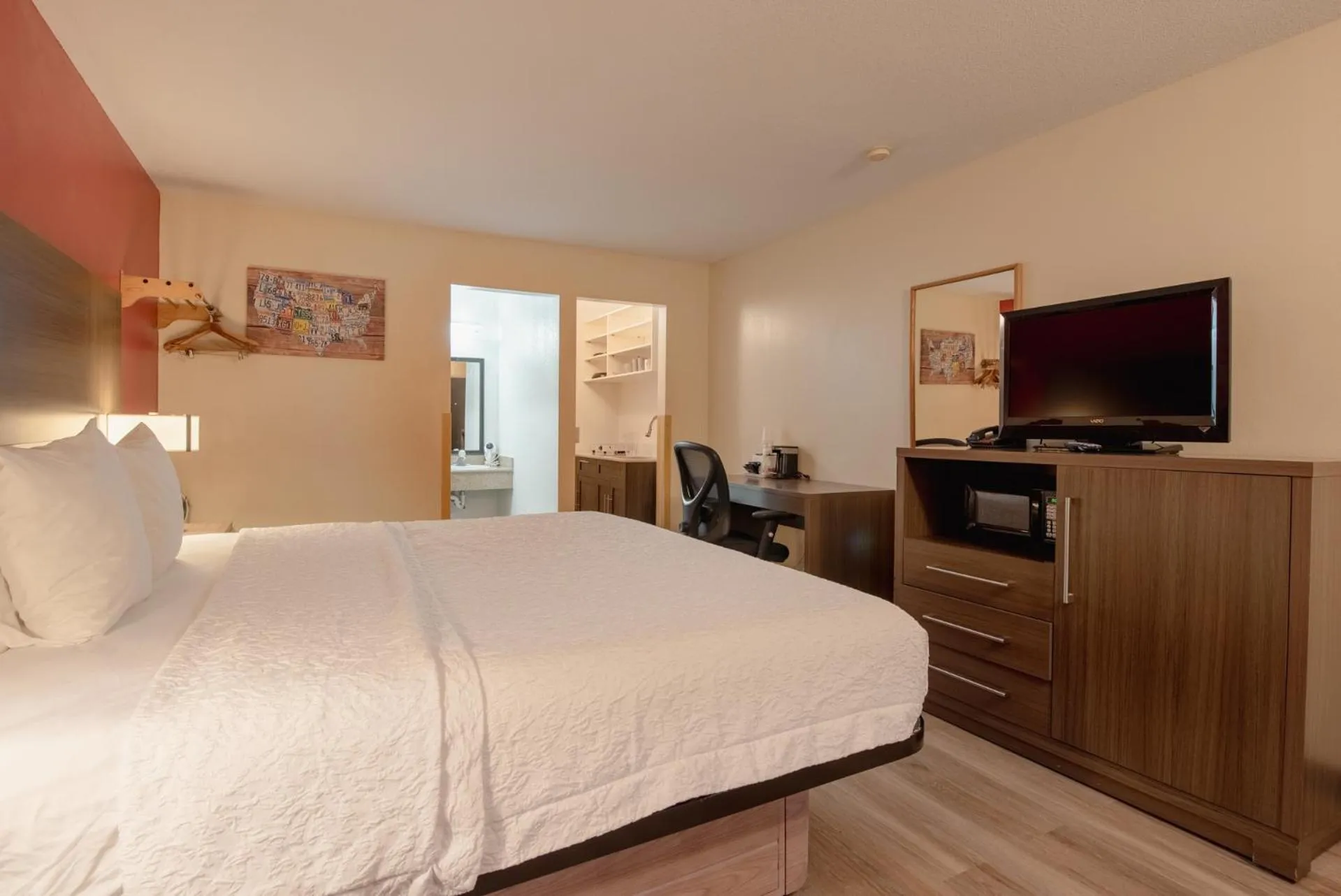 Bed in Econo Lodge Cortez near Mesa Verde