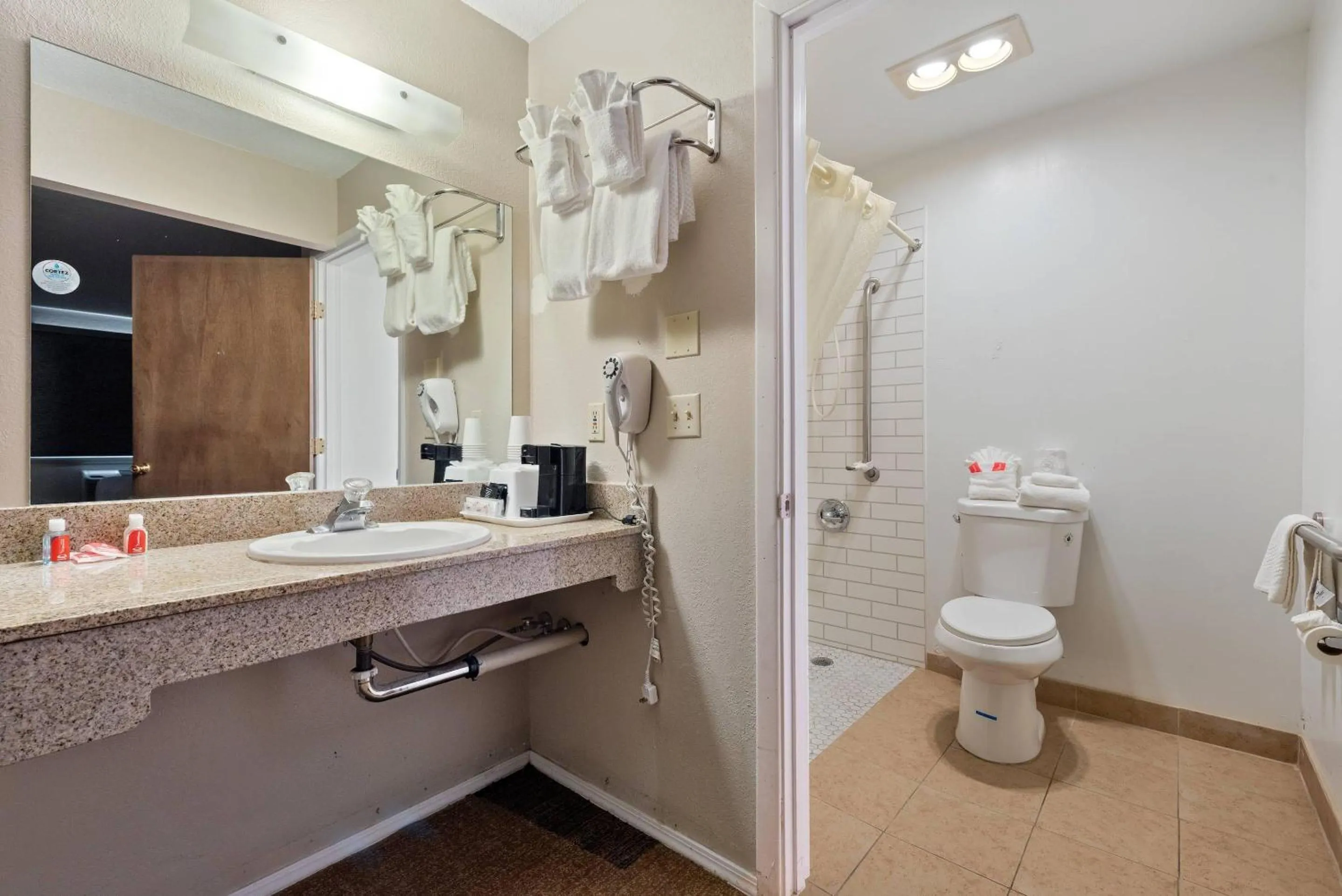 Bedroom in Econo Lodge Cortez near Mesa Verde