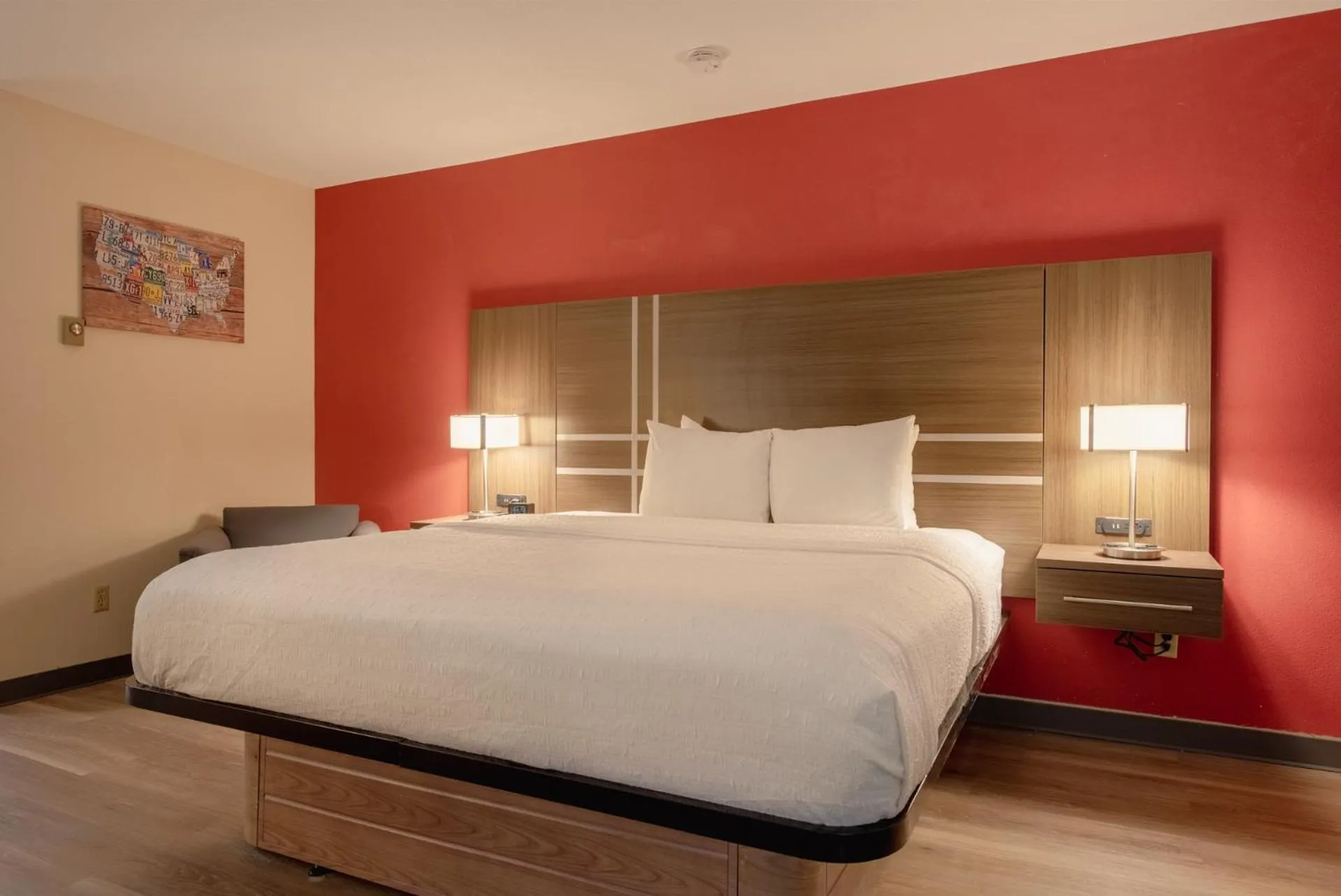 Bed in Econo Lodge Cortez near Mesa Verde