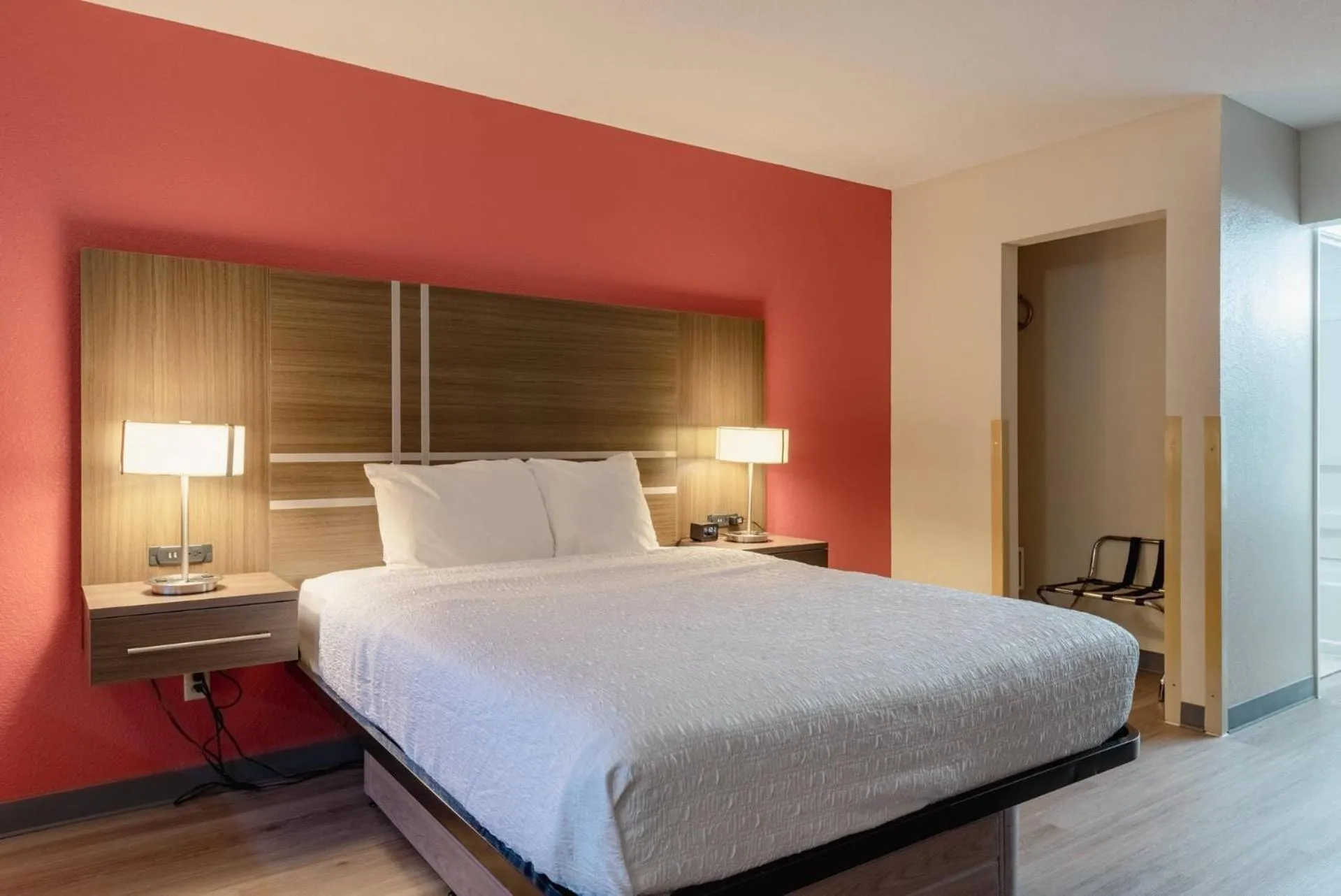 Bedroom, Bed in Econo Lodge Cortez near Mesa Verde